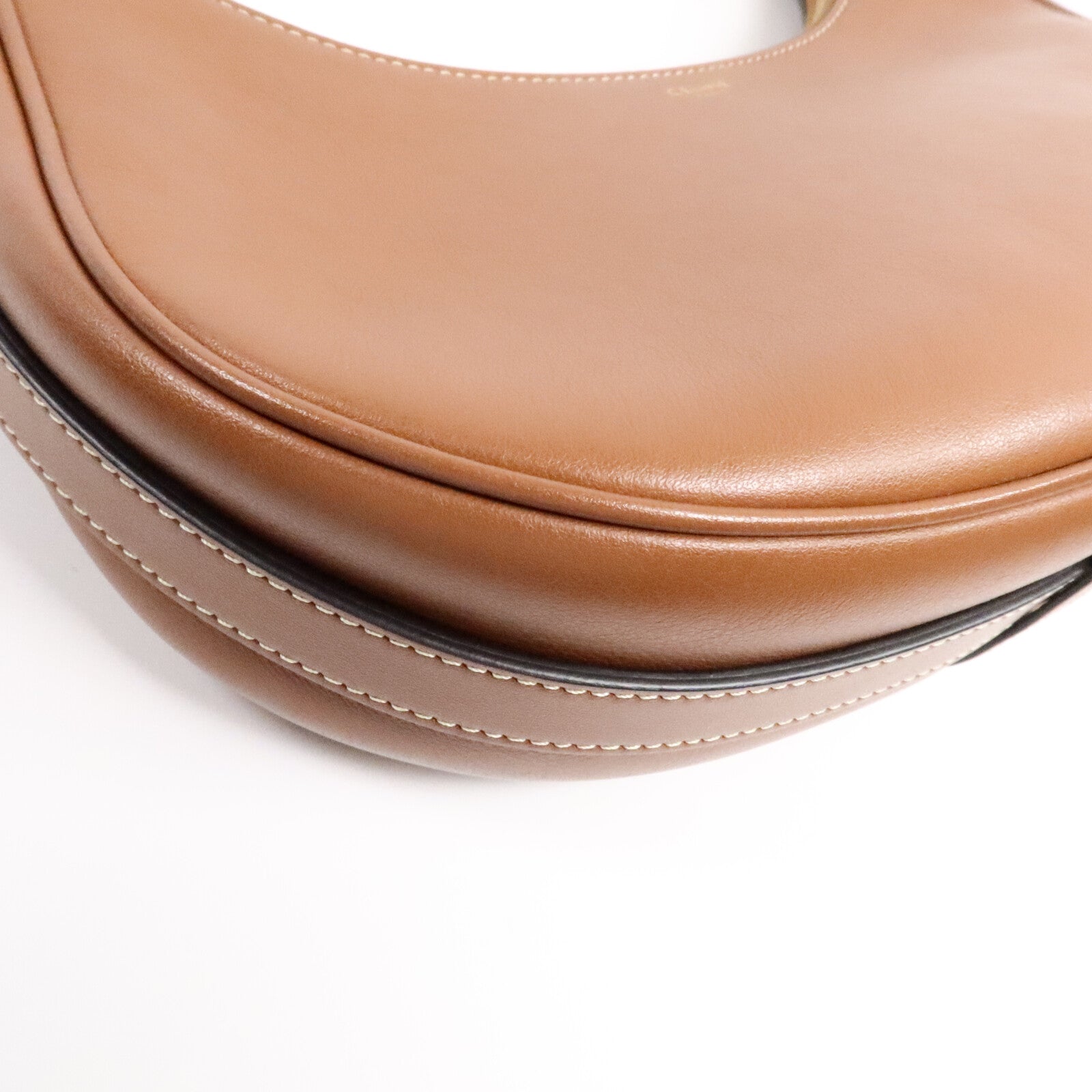CELINE 牛皮皮革Triomphe Ava Medium肩背袋