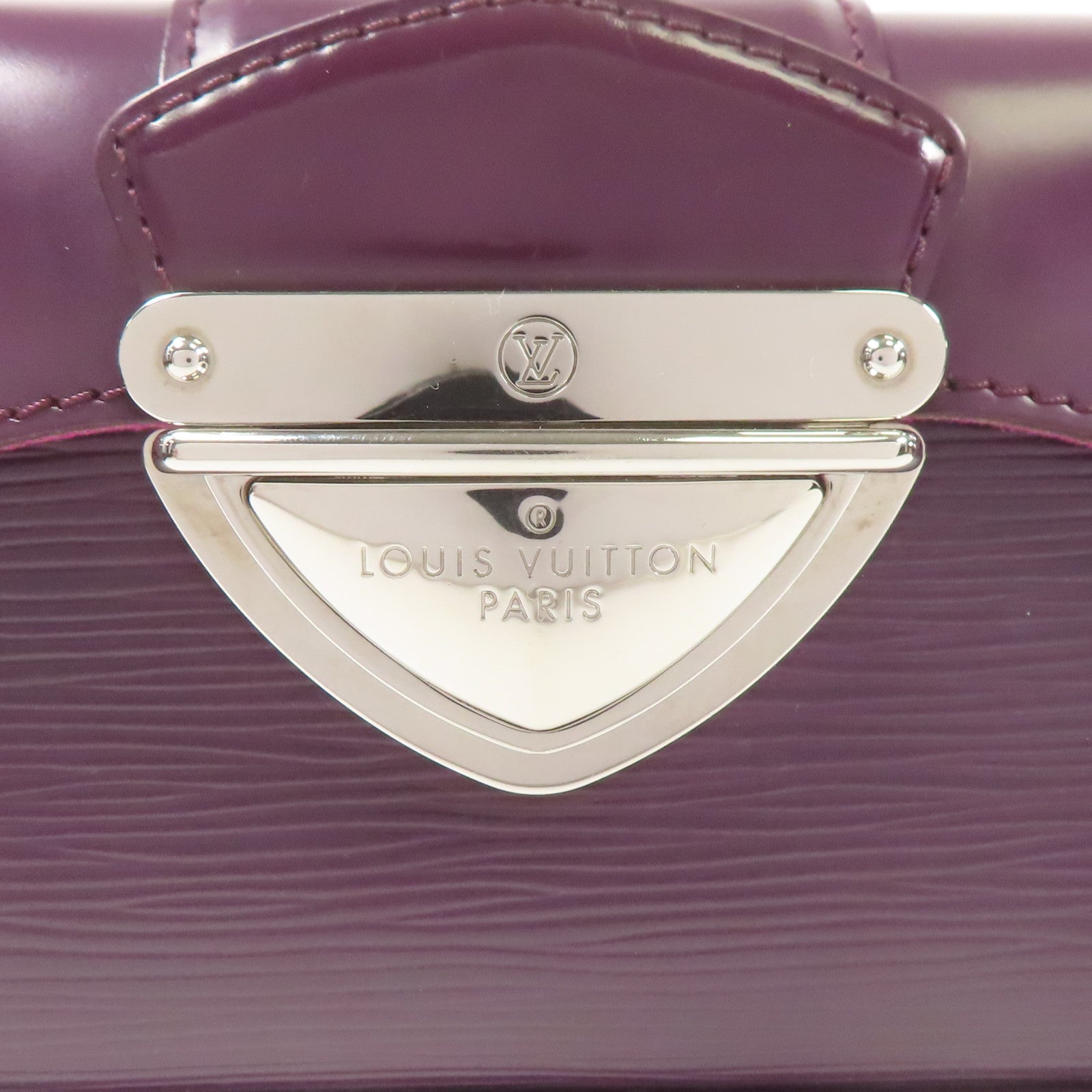 LOUIS VUITTON Epi Pochette Montaigne銀扣肩背袋