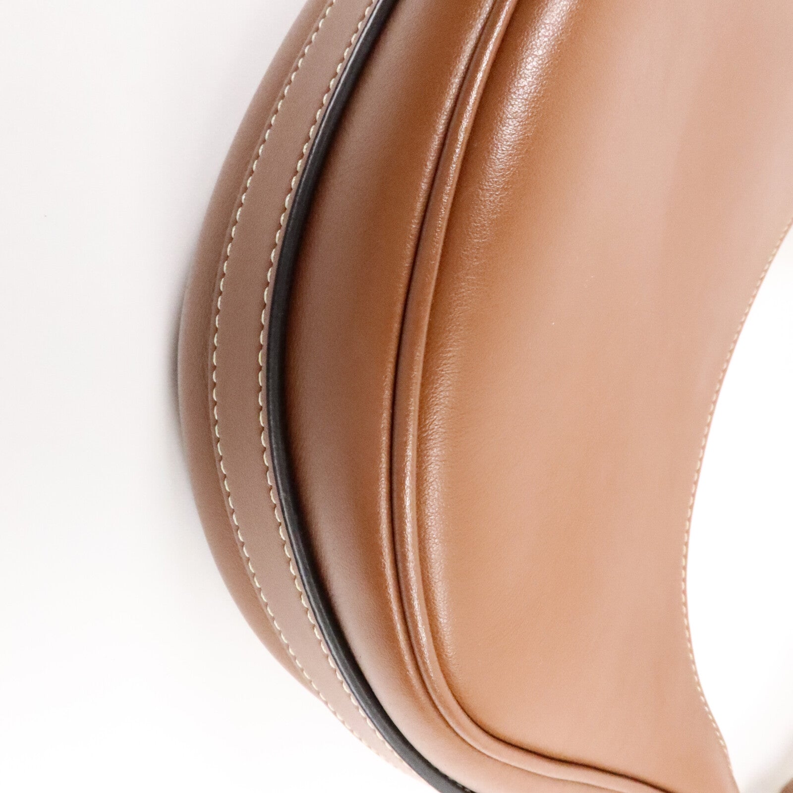 CELINE 牛皮皮革Triomphe Ava Medium肩背袋