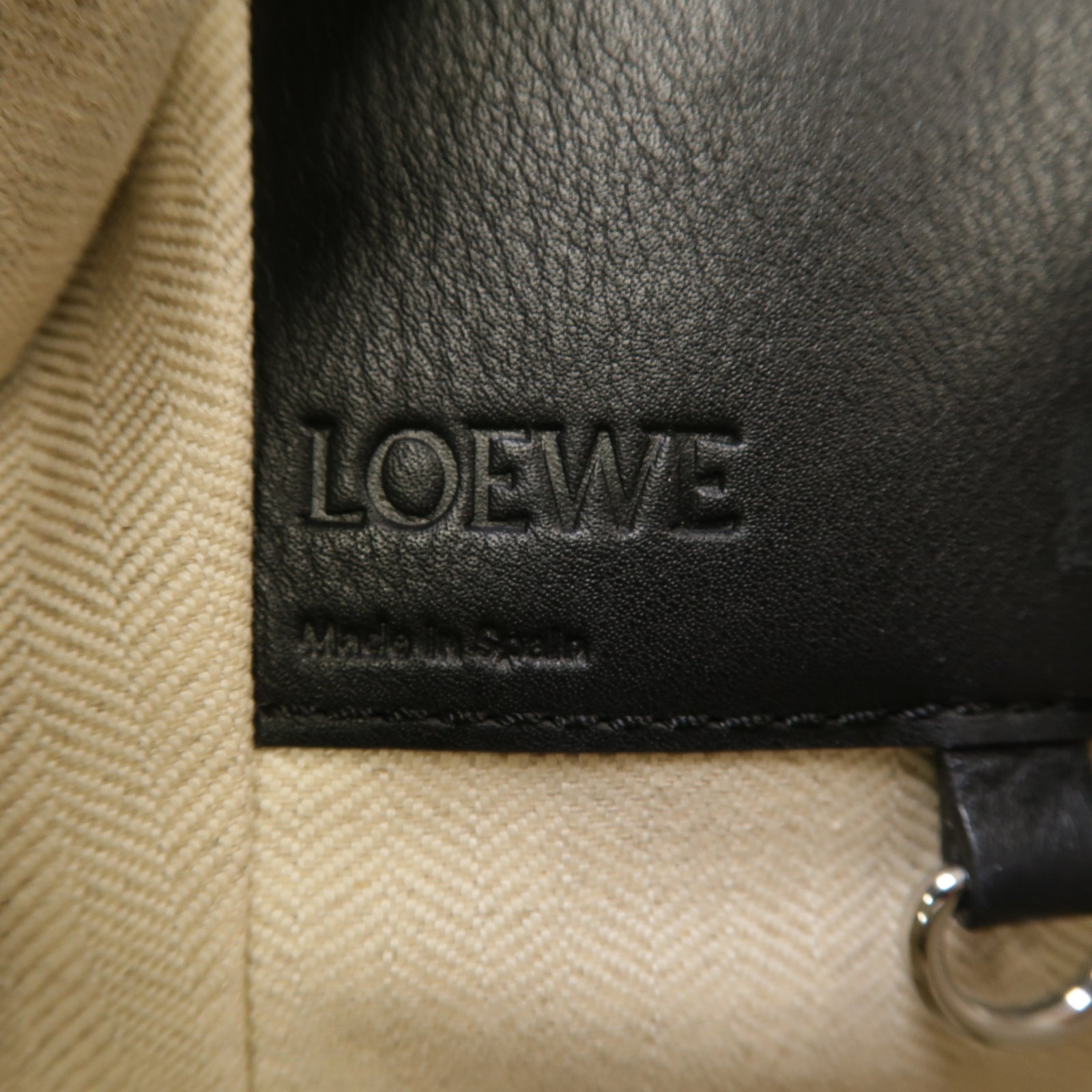 LOEWE 牛皮皮革Hammock銀扣手挽肩背兩用袋黑色/卡其色/白色