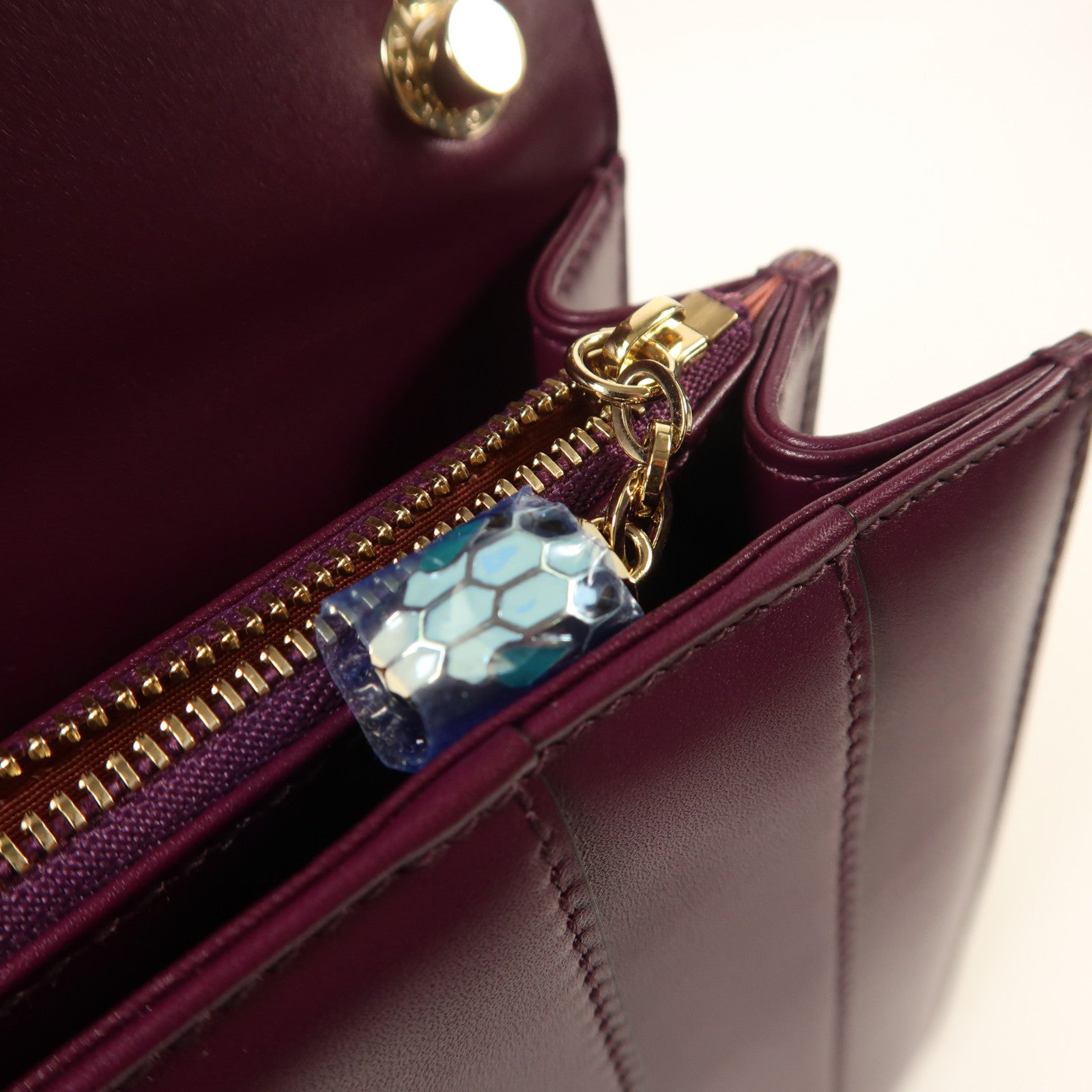 BVLGARI 牛皮皮革Serpenti Forever鏈帶肩背袋