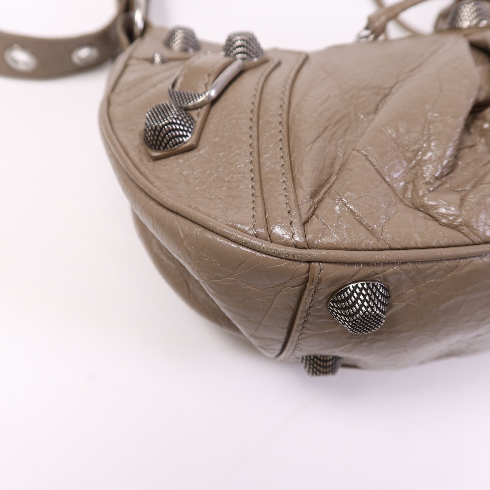 BALENCIAGA 羊皮皮革Le Cagole S銀扣肩背袋