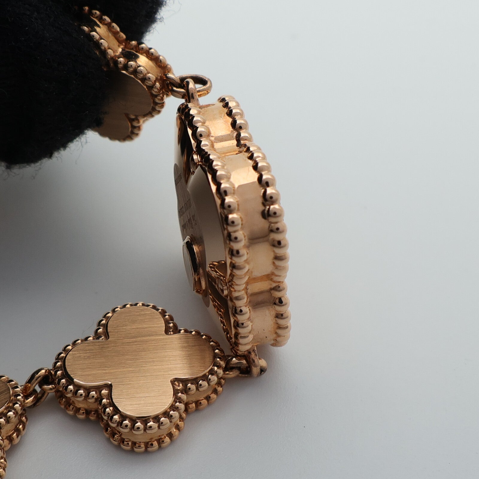 Van Cleef & Arpels Sweet Alhambra Watch VCAR090100