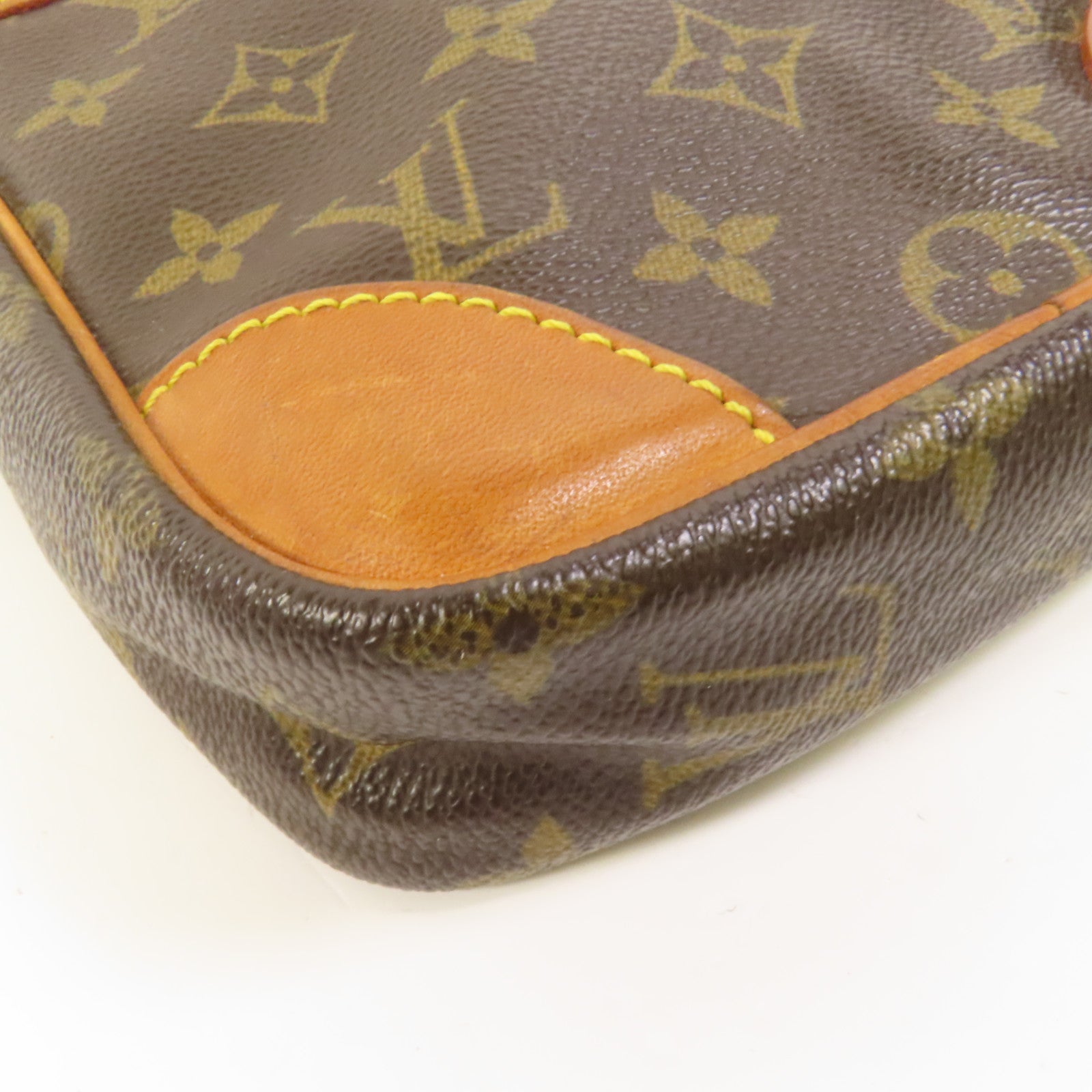 LOUIS VUITTON Monogram Danube金扣肩背袋