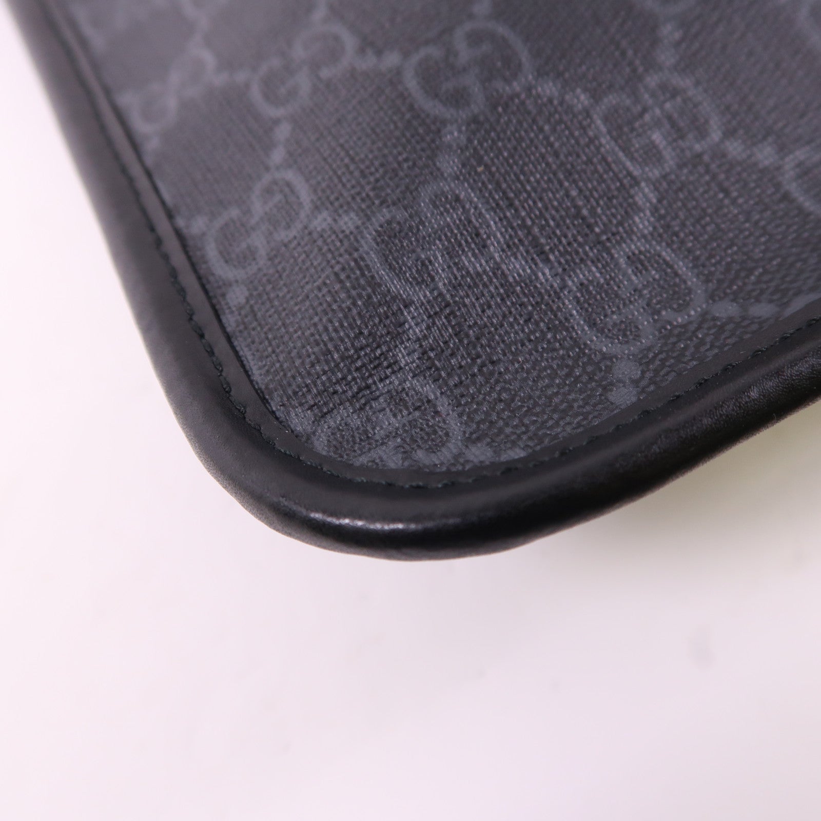 GUCCI 塗層皮革GG Supreme Messenger肩背袋