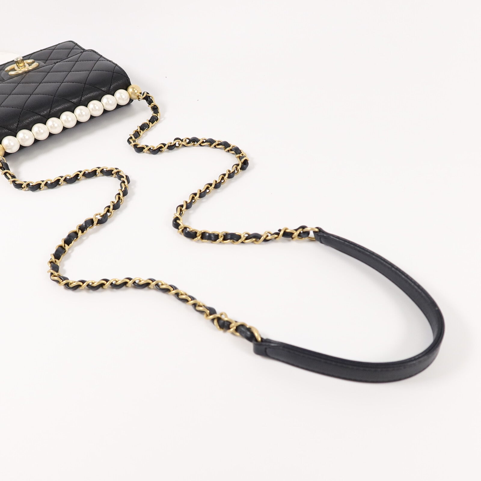 CHANEL 牛皮皮革Matelasse Pearl Chain Shoulder Bag鏈帶肩背袋