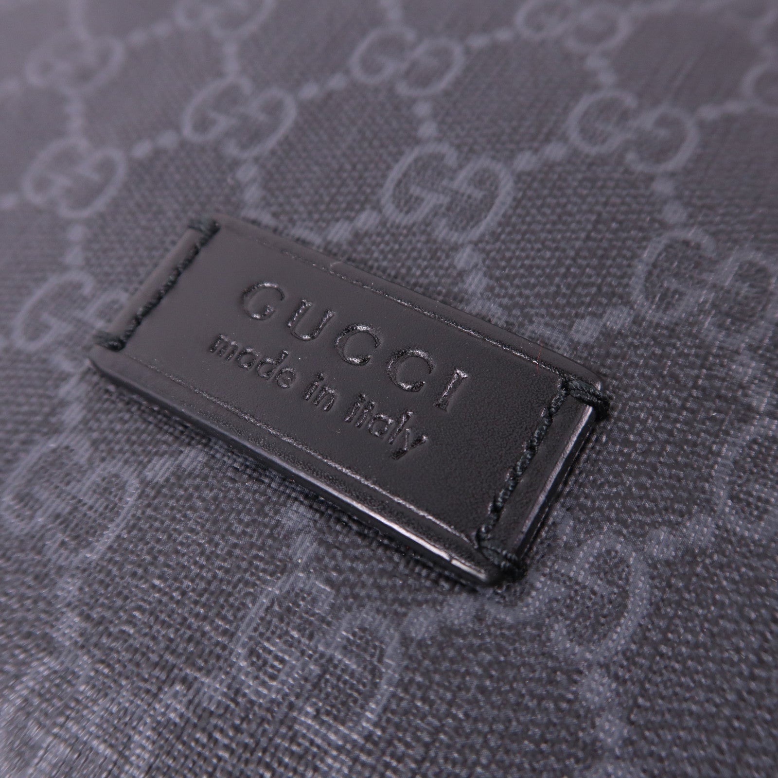 GUCCI 塗層皮革GG Supreme Messenger肩背袋