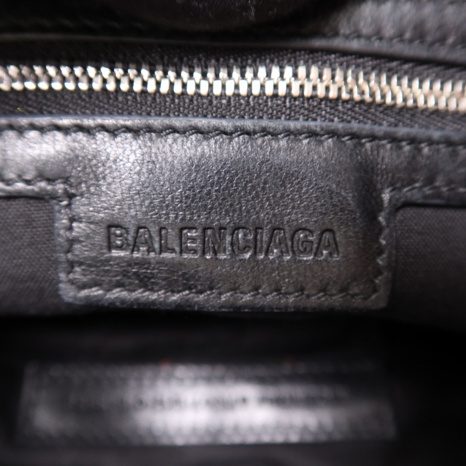 BALENCIAGA 羊皮皮革Le Cagole S銀扣肩背袋