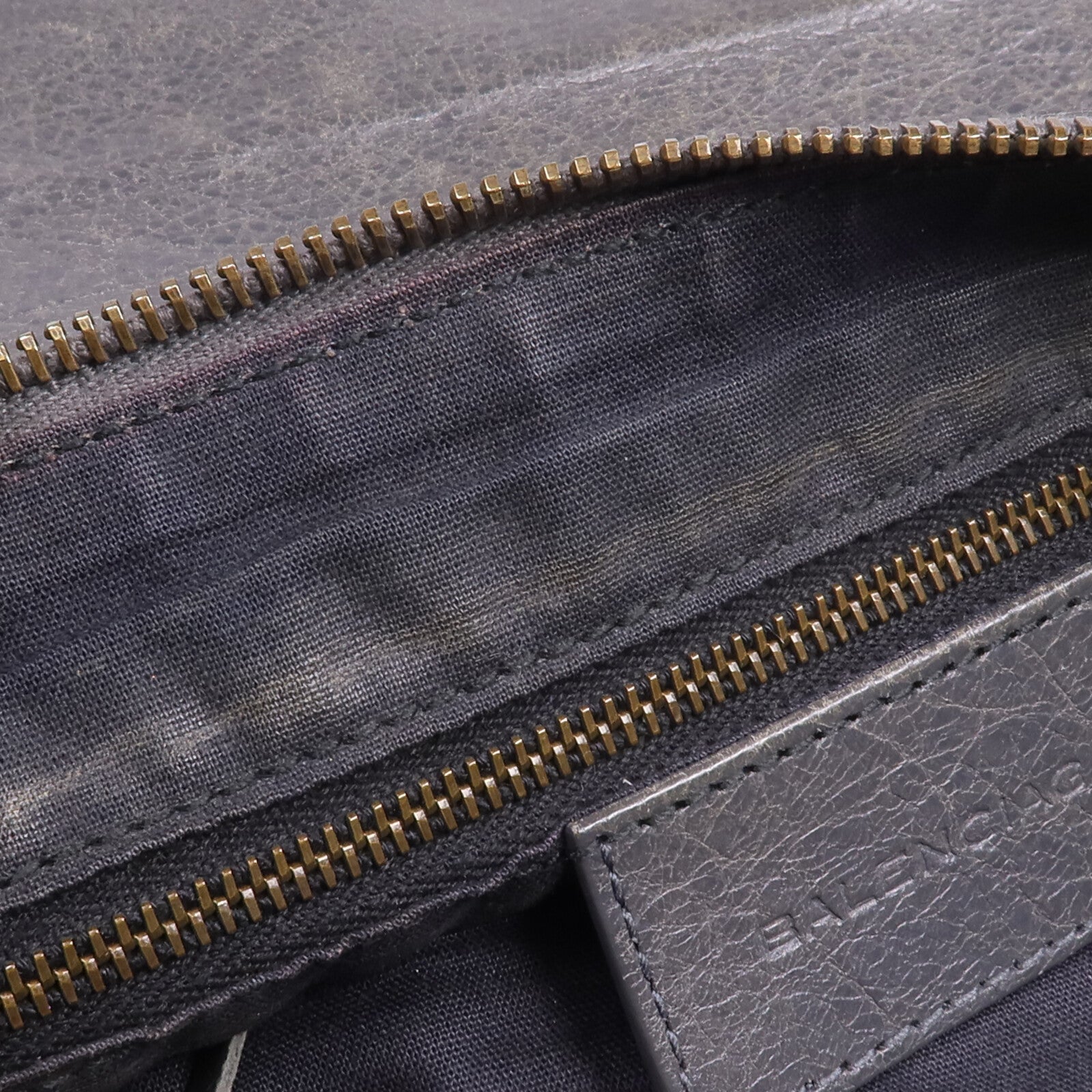BALENCIAGA 牛皮皮革Motorcycle Clutch金扣手拿包