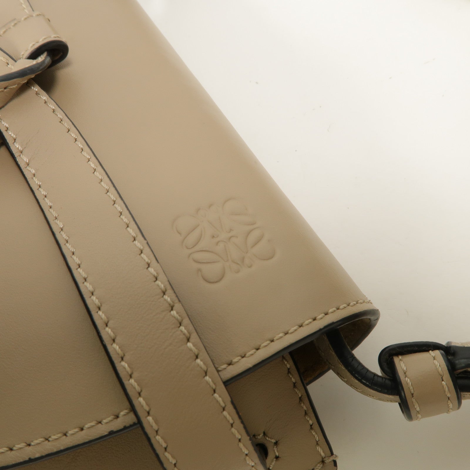 LOEWE 牛皮皮革Mini Gate肩背袋