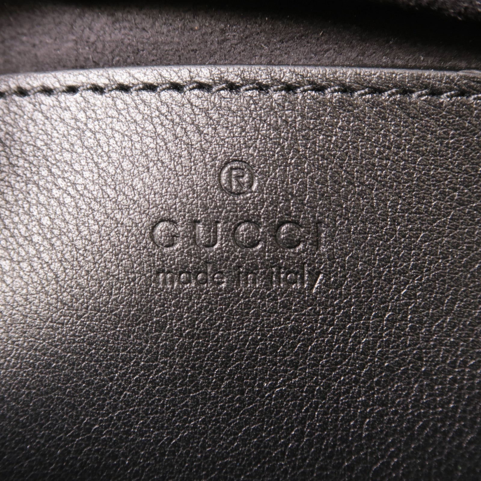 GUCCI 【激減優惠】漆皮皮革GG Marmont Small Camera Bag金扣肩背袋