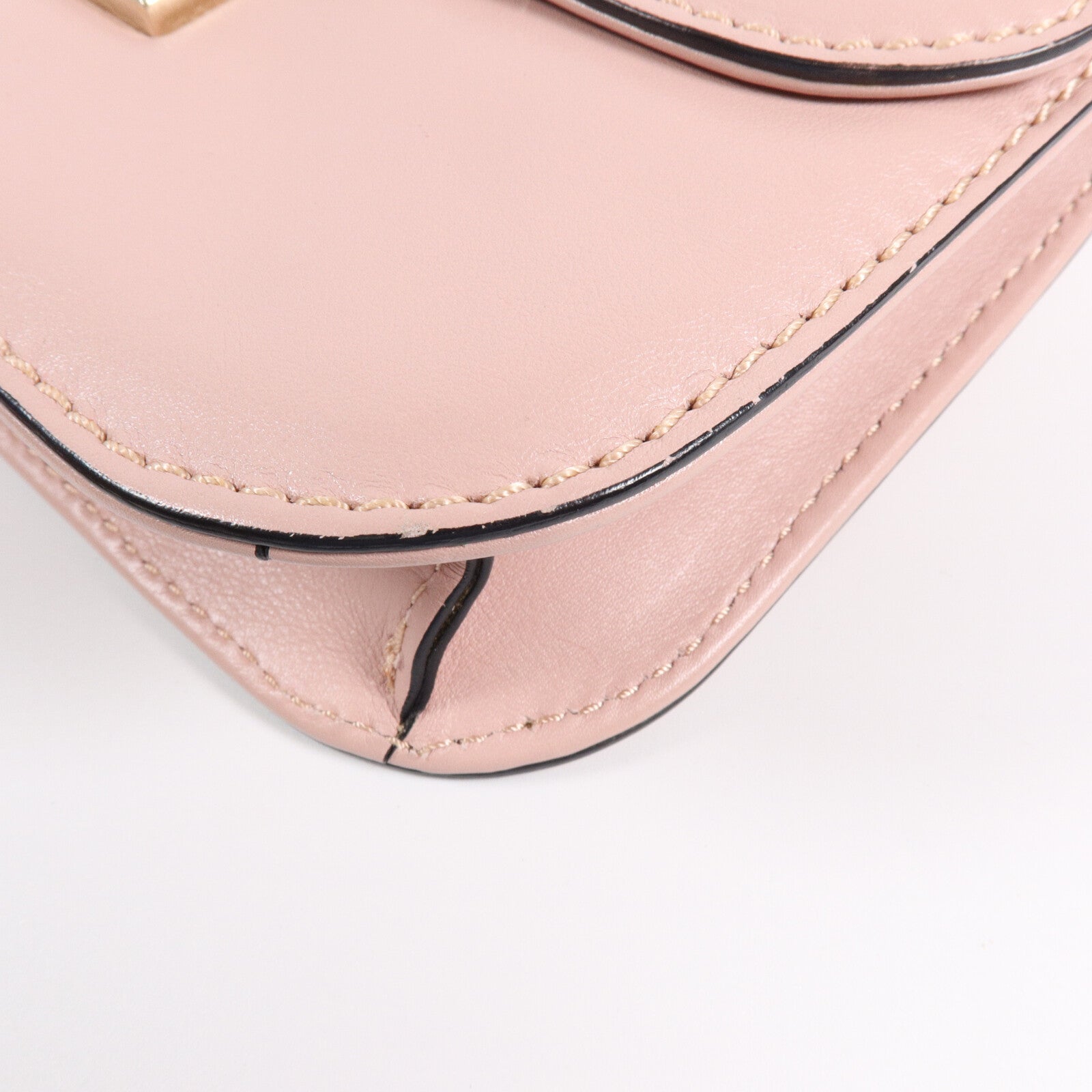 Valentino 牛皮皮革Garavani Glam Lock鏈帶肩背袋