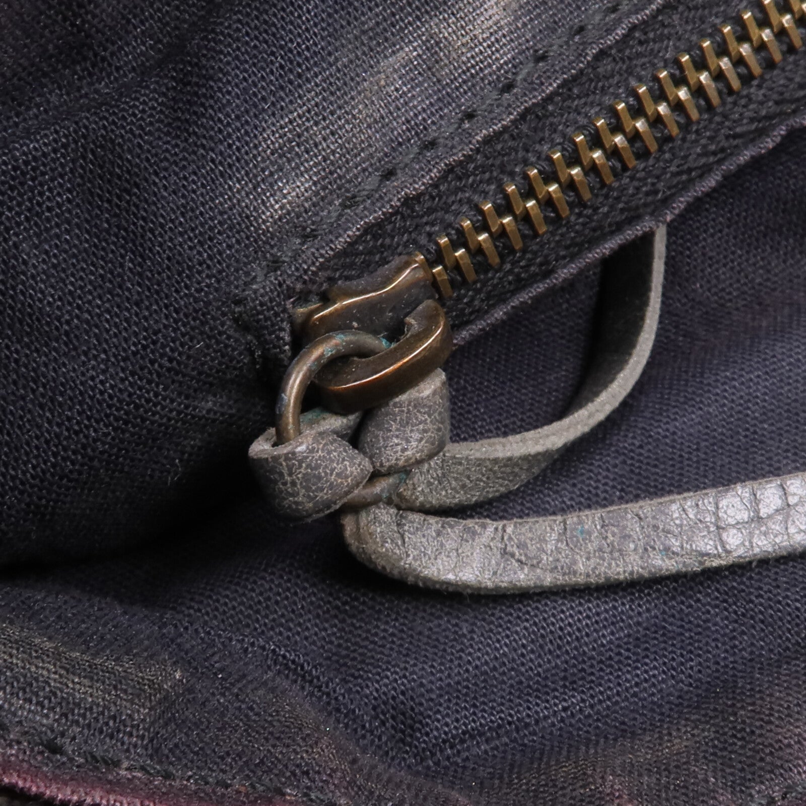 BALENCIAGA 牛皮皮革Motorcycle Clutch金扣手拿包