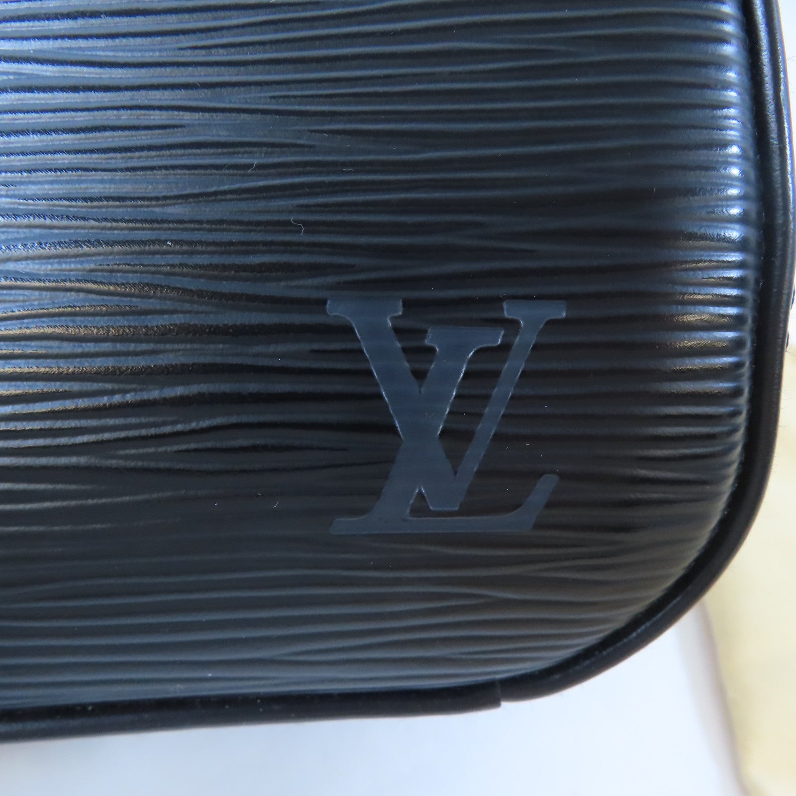 LOUIS VUITTON Epi Jasmin金扣手挽袋黑色