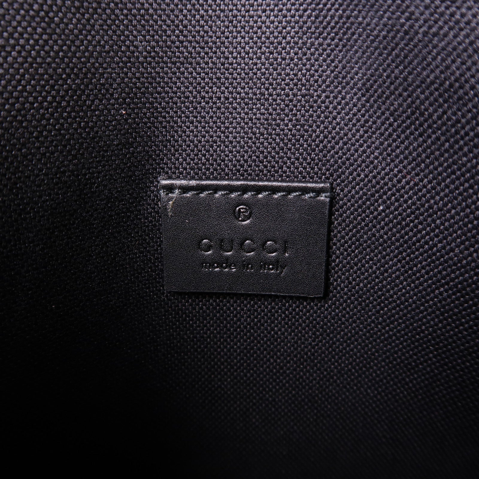 GUCCI 塗層皮革GG Supreme Messenger肩背袋