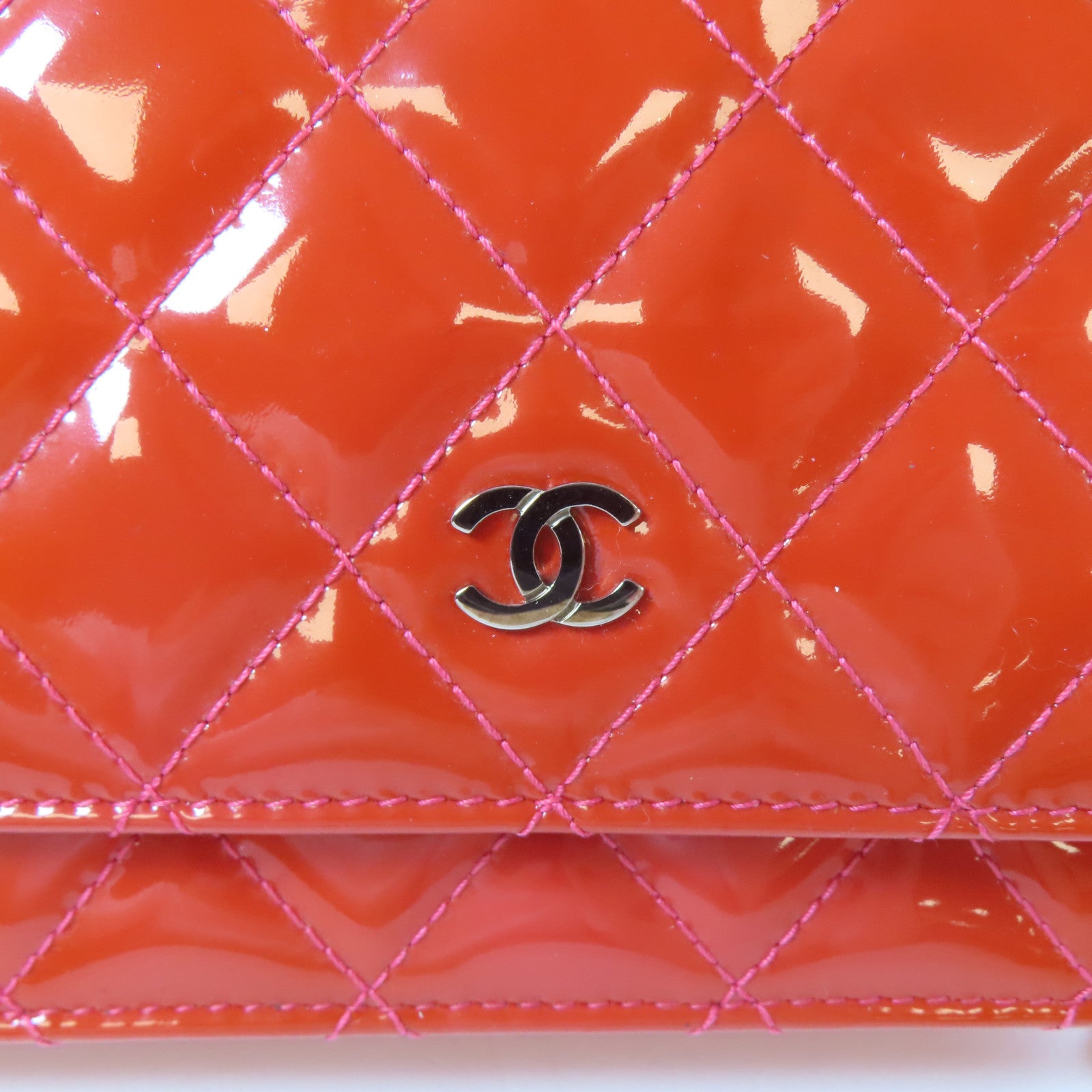 CHANEL 【激減優惠】菱格漆皮皮革Wallet On Chain銀扣鏈帶肩背袋紅色