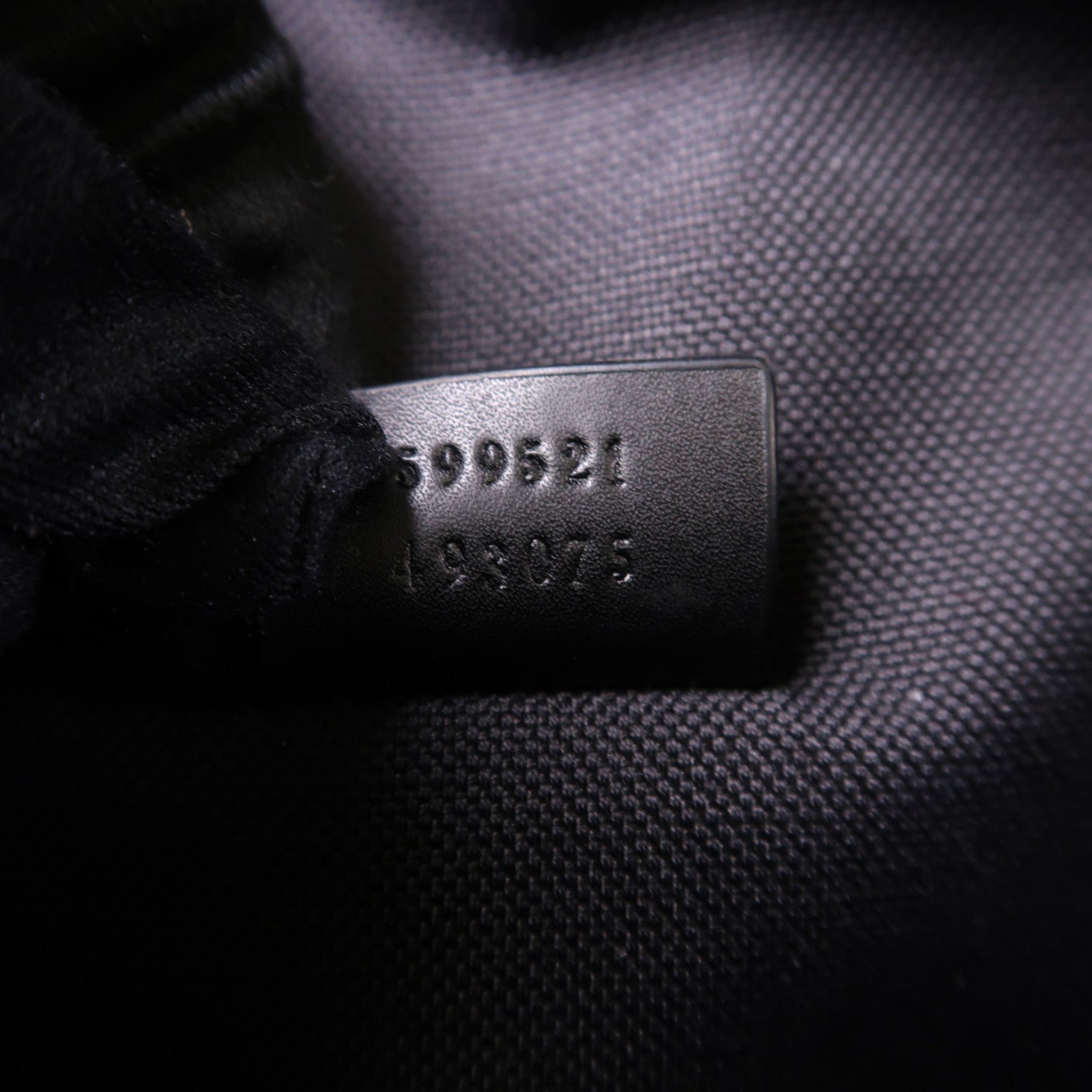 GUCCI 塗層皮革GG Supreme Messenger肩背袋