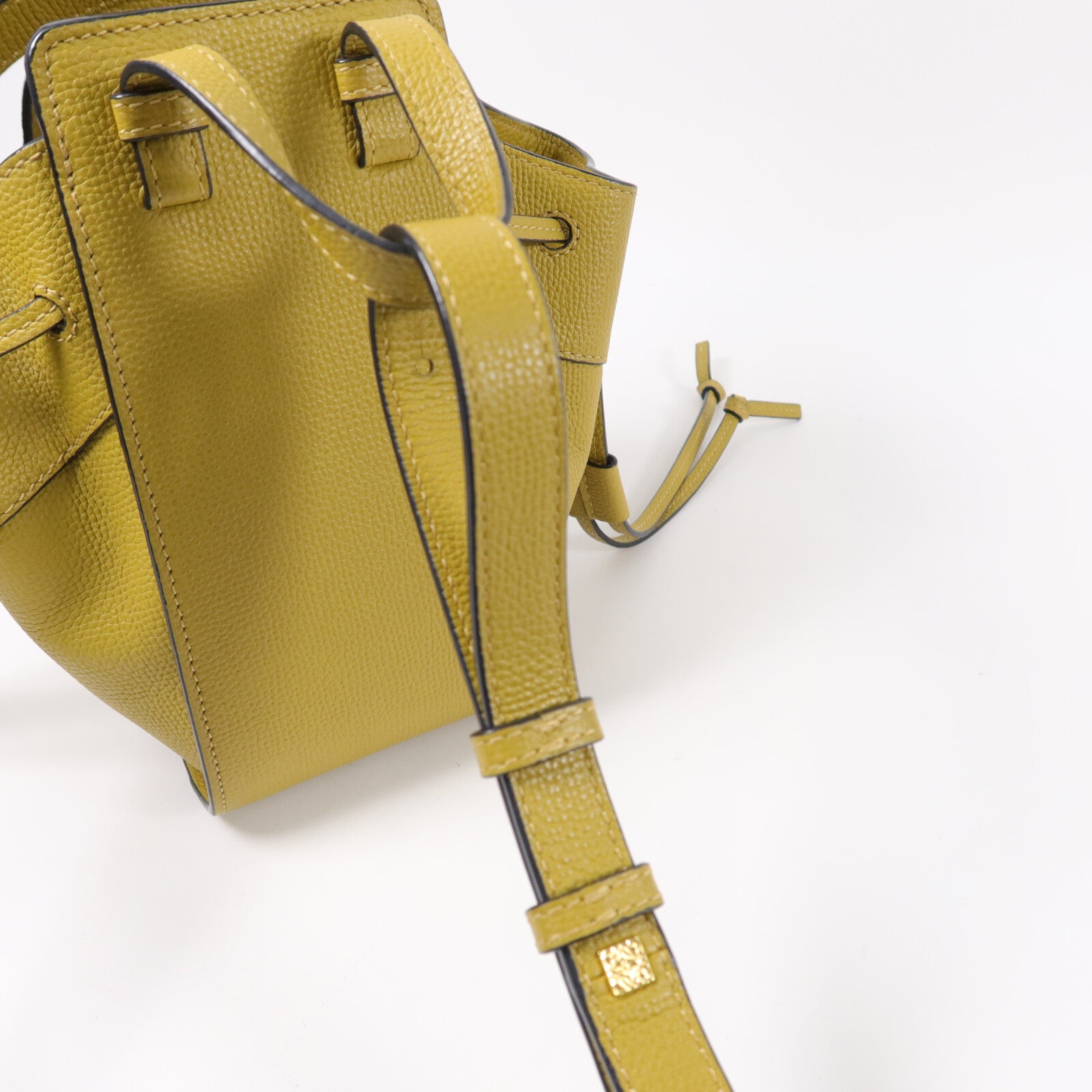 LOEWE 牛皮皮革Hammock Mini手挽肩背兩用袋