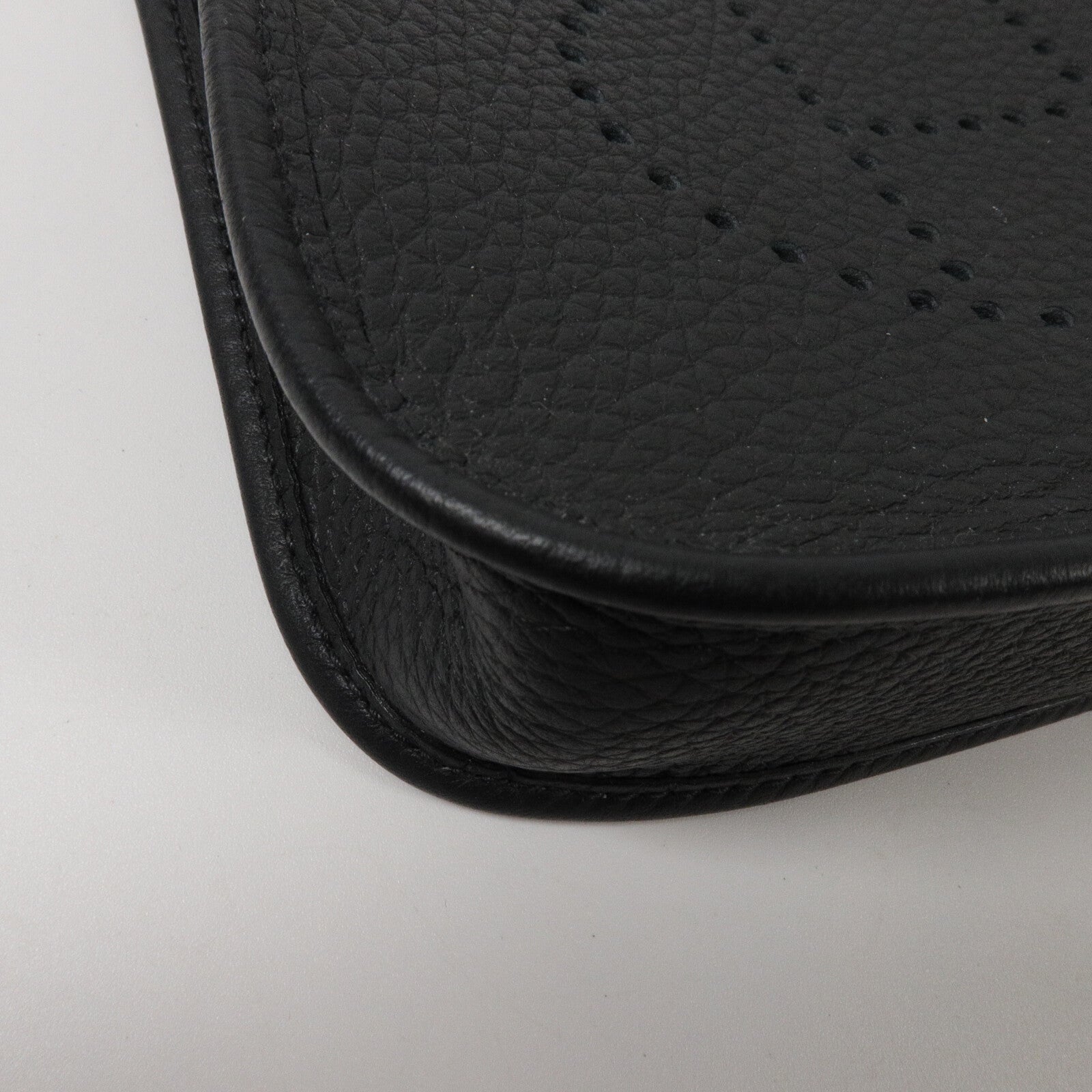 HERMES Clemence皮革Evelyne TPM肩背袋Noir