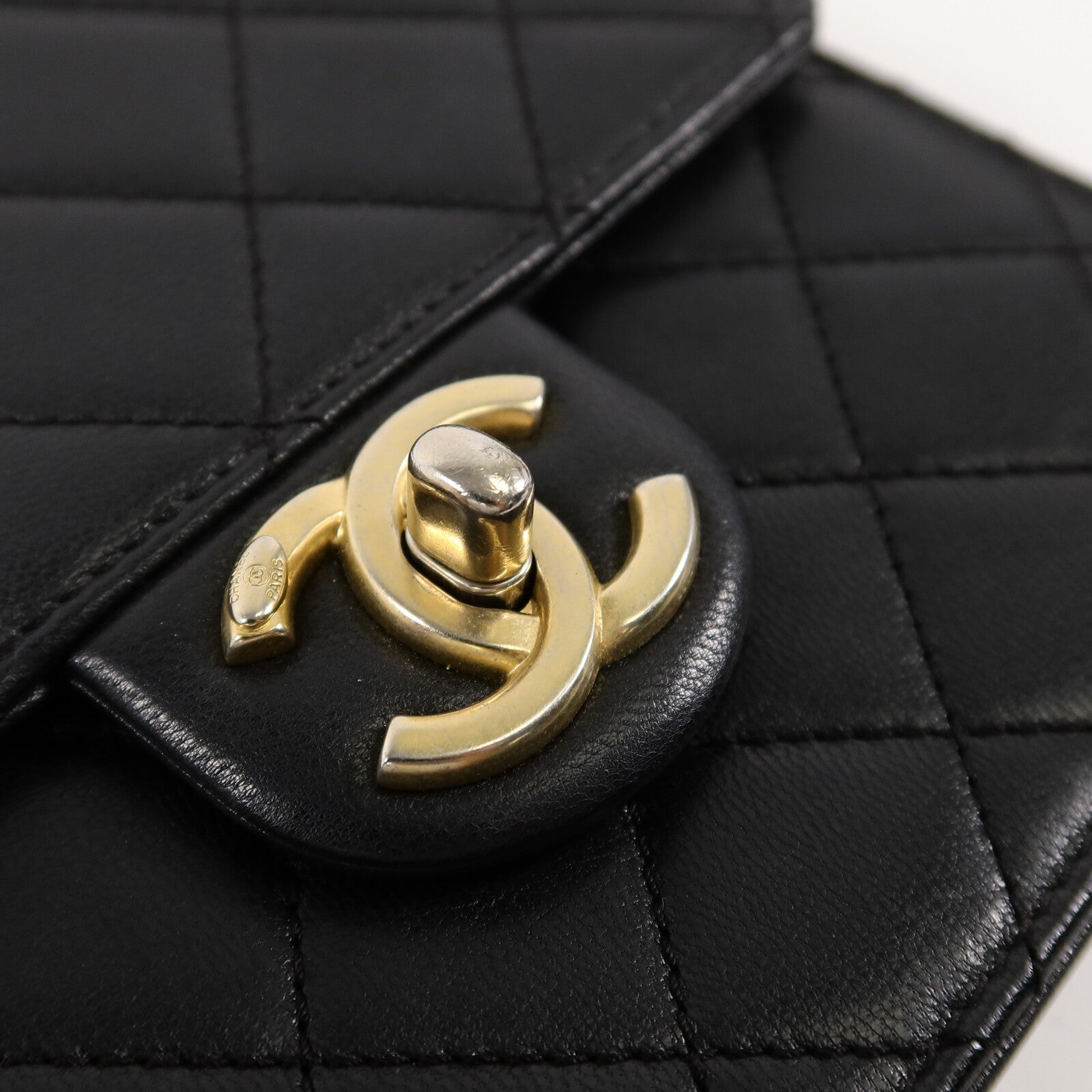 CHANEL 牛皮皮革Matelasse Pearl Chain Shoulder Bag鏈帶肩背袋