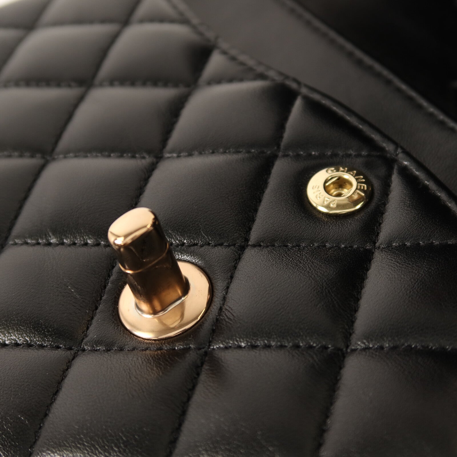 CHANEL 羊皮皮革Classic 23鏈帶肩背袋