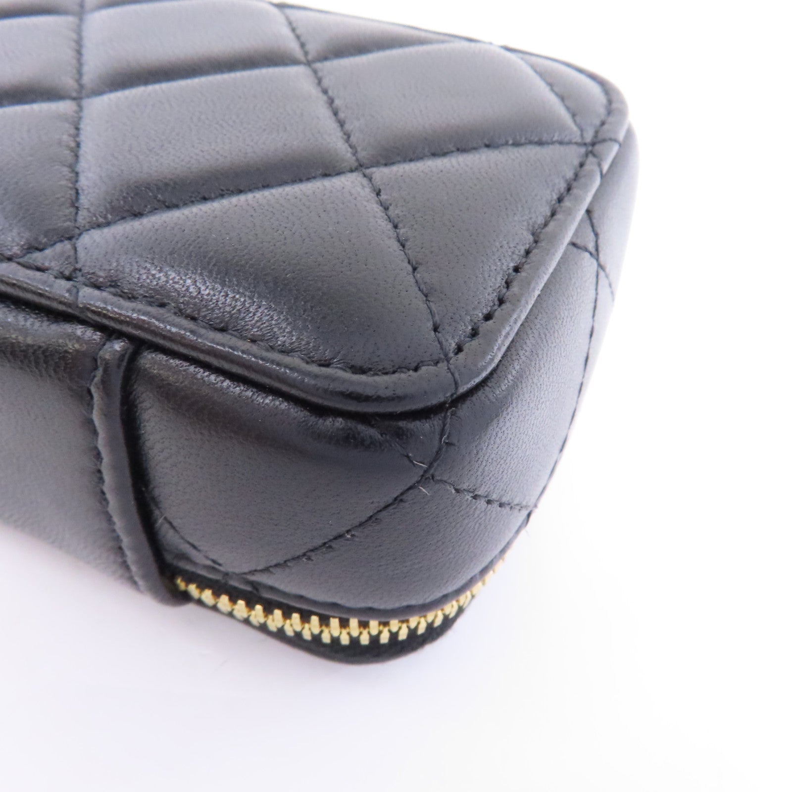 CHANEL 菱格羊皮皮革金Clutch With Chain金扣鏈帶肩背袋黑色/金色