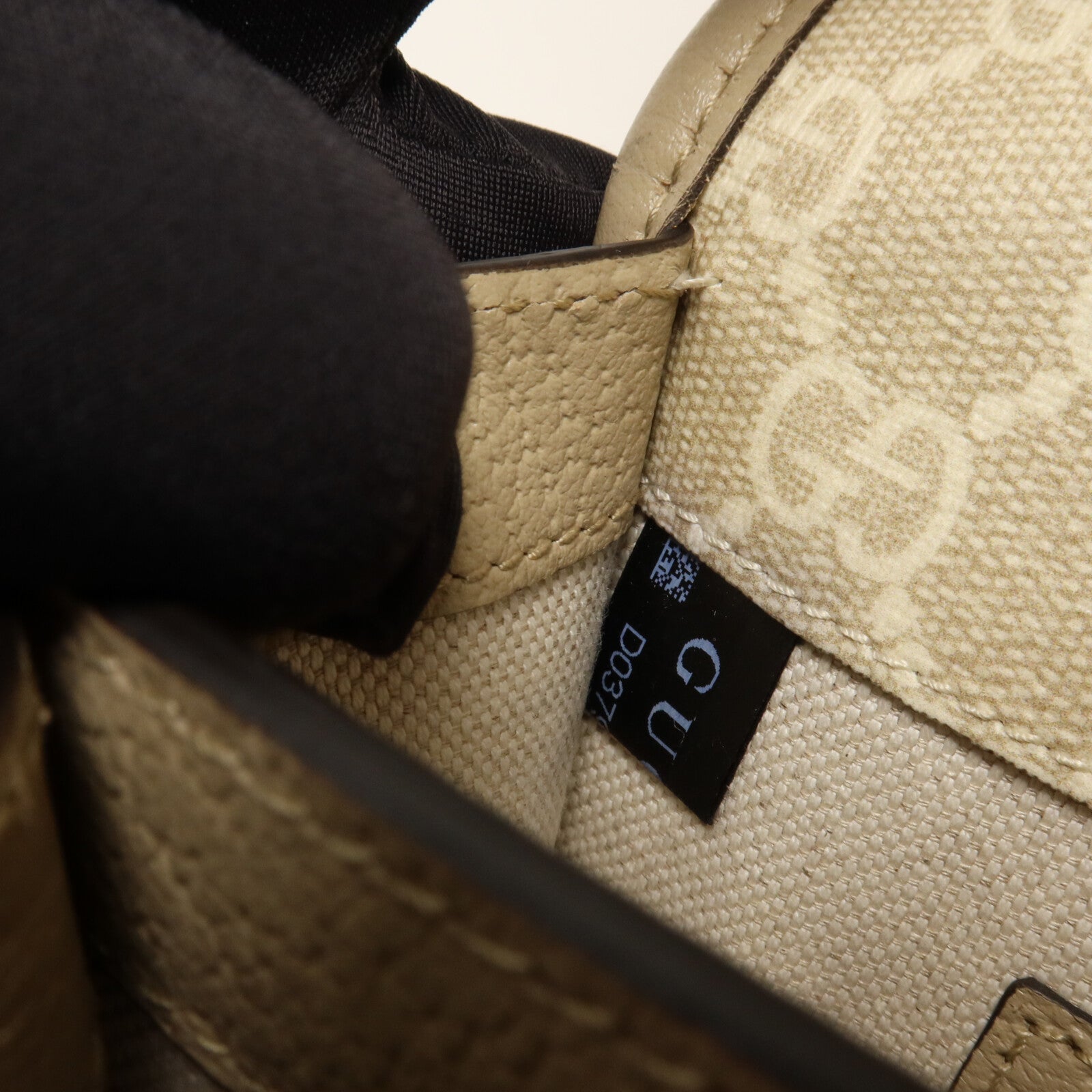 GUCCI 塗層帆布Retro GG Supreme肩背袋