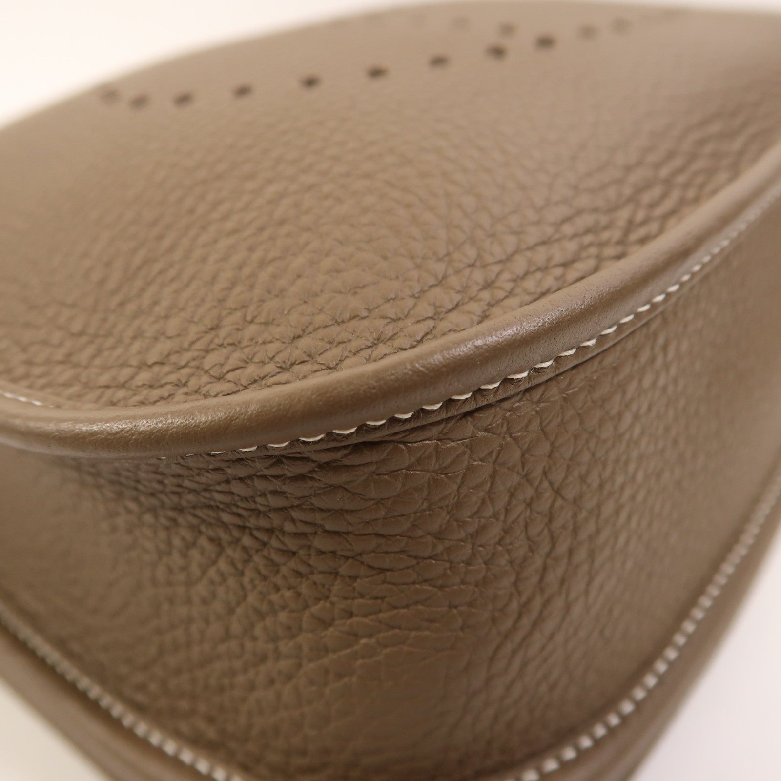 HERMES Clemence皮革Evelyne PM銀扣肩背袋Etoupe