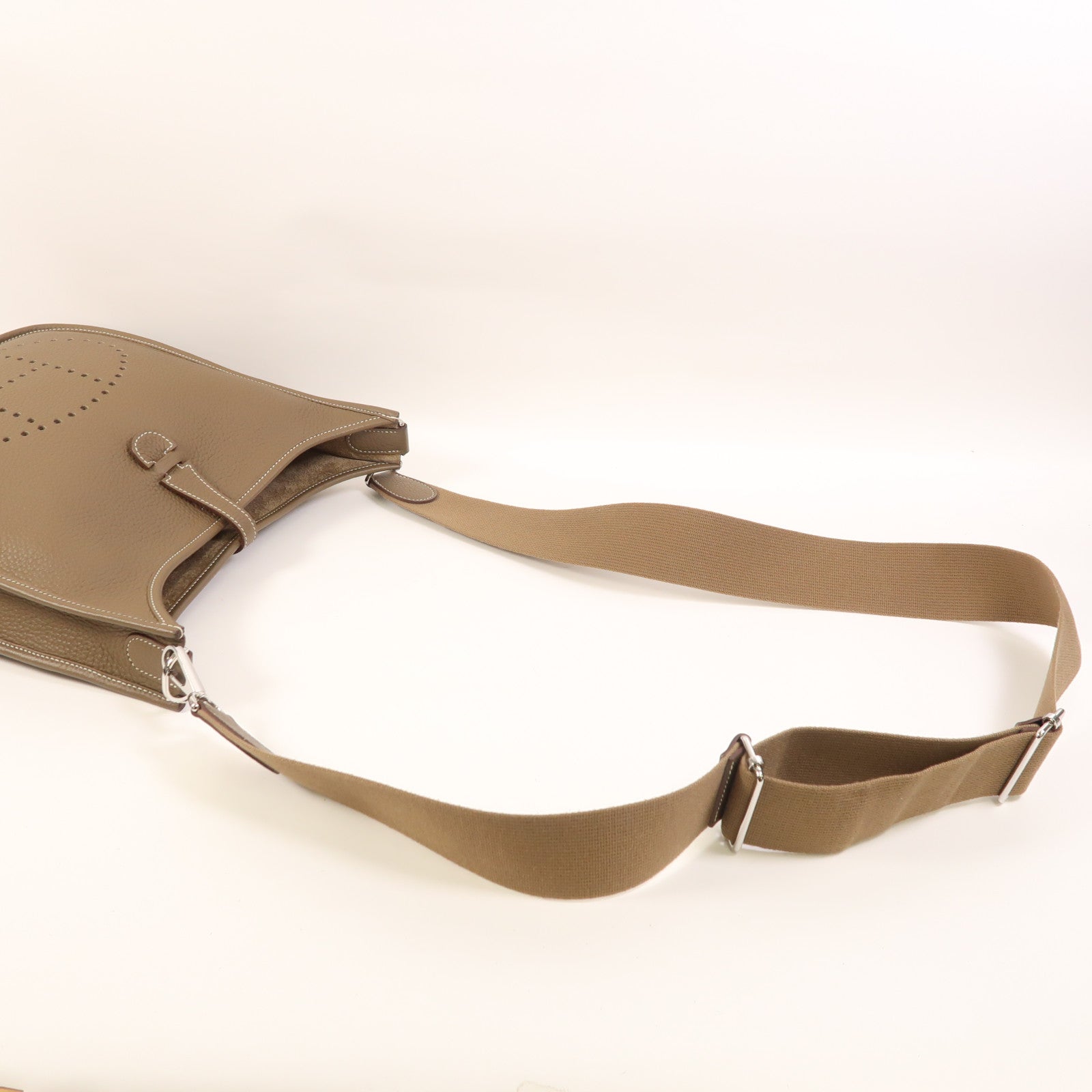 HERMES Clemence皮革Evelyne PM銀扣肩背袋Etoupe