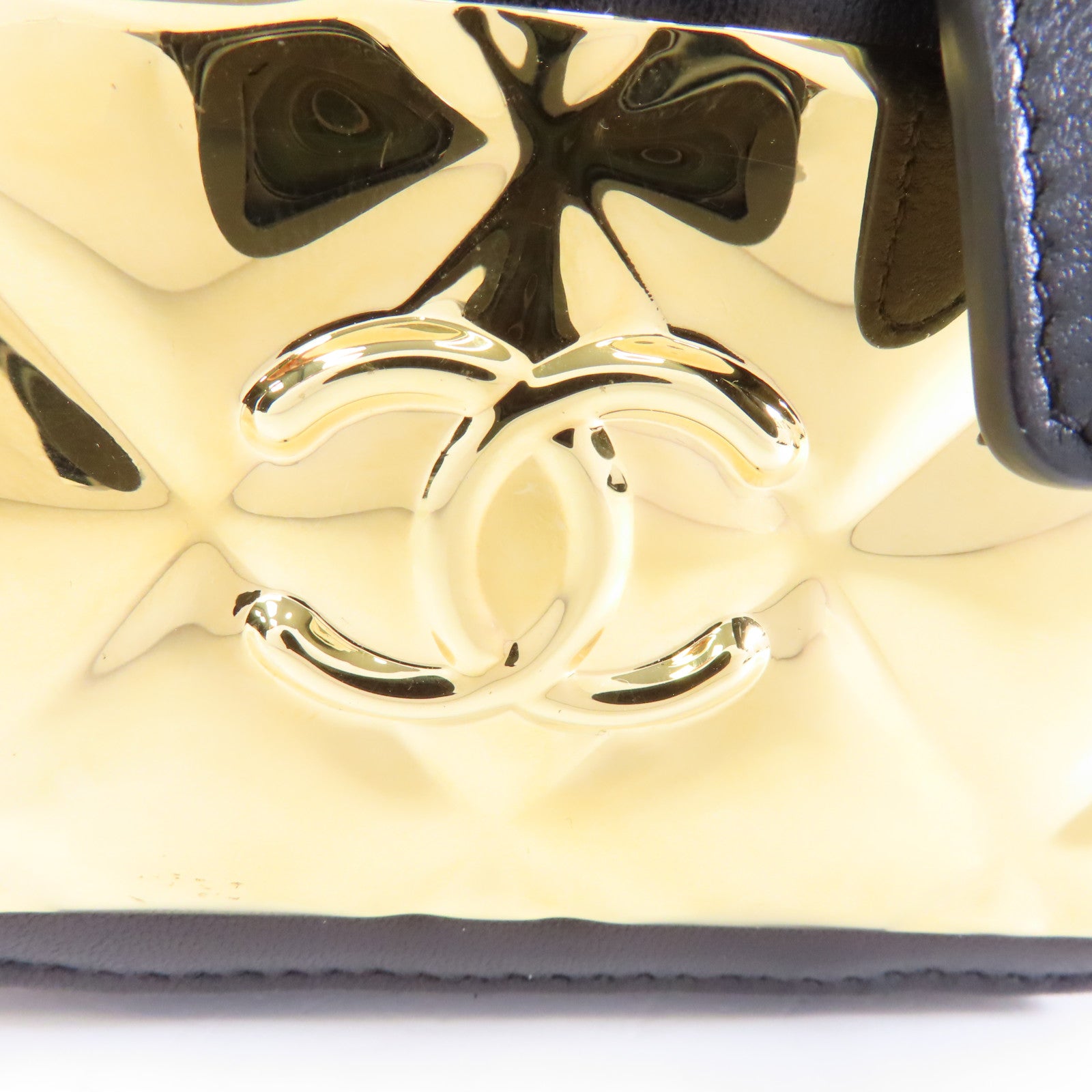 CHANEL 菱格羊皮皮革金Clutch With Chain金扣鏈帶肩背袋黑色/金色