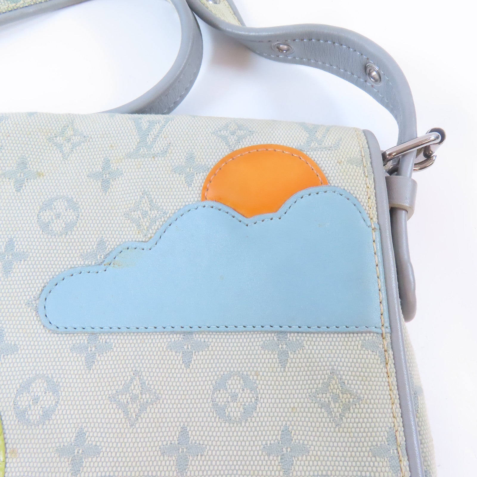 LOUIS VUITTON Monogram Mini Musette Comte De Fe銀扣肩背袋灰色/米白色