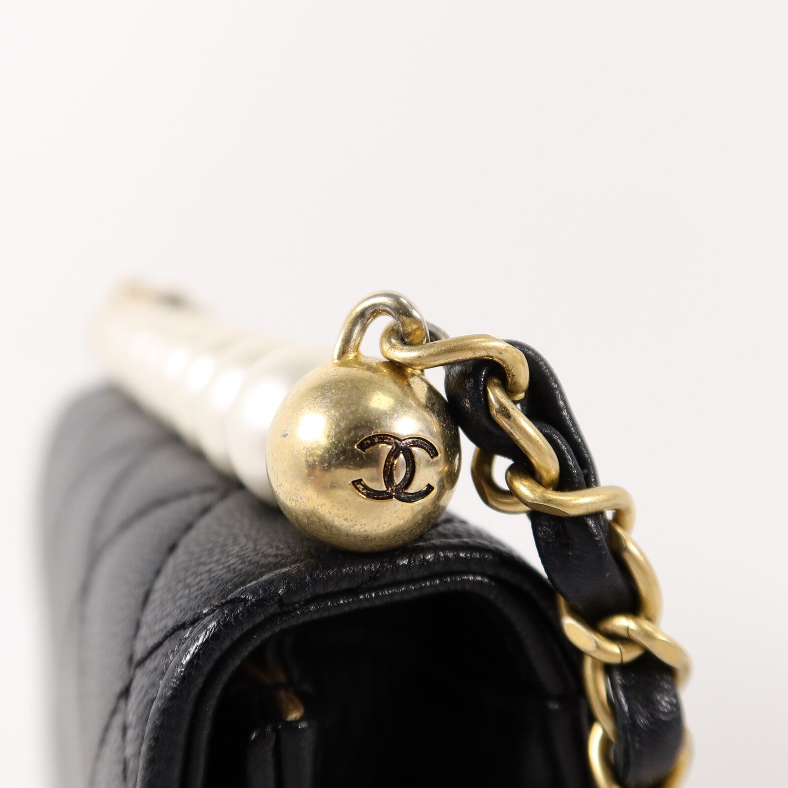 CHANEL 牛皮皮革Matelasse Pearl Chain Shoulder Bag鏈帶肩背袋
