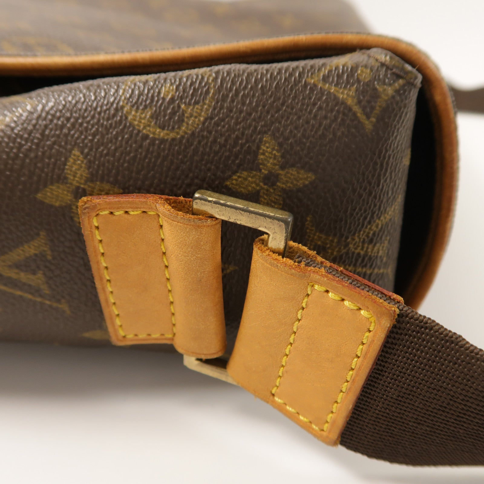 LOUIS VUITTON Monogram Abbesses金扣肩背袋棕色