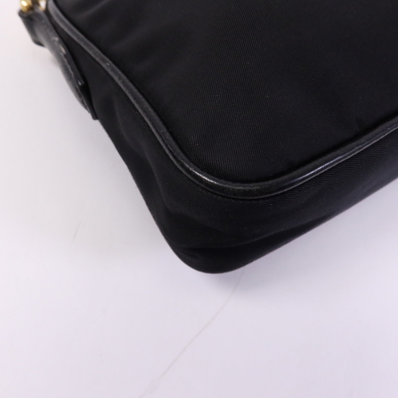 PRADA 尼龍Shoulder Bag金扣鏈帶肩背袋