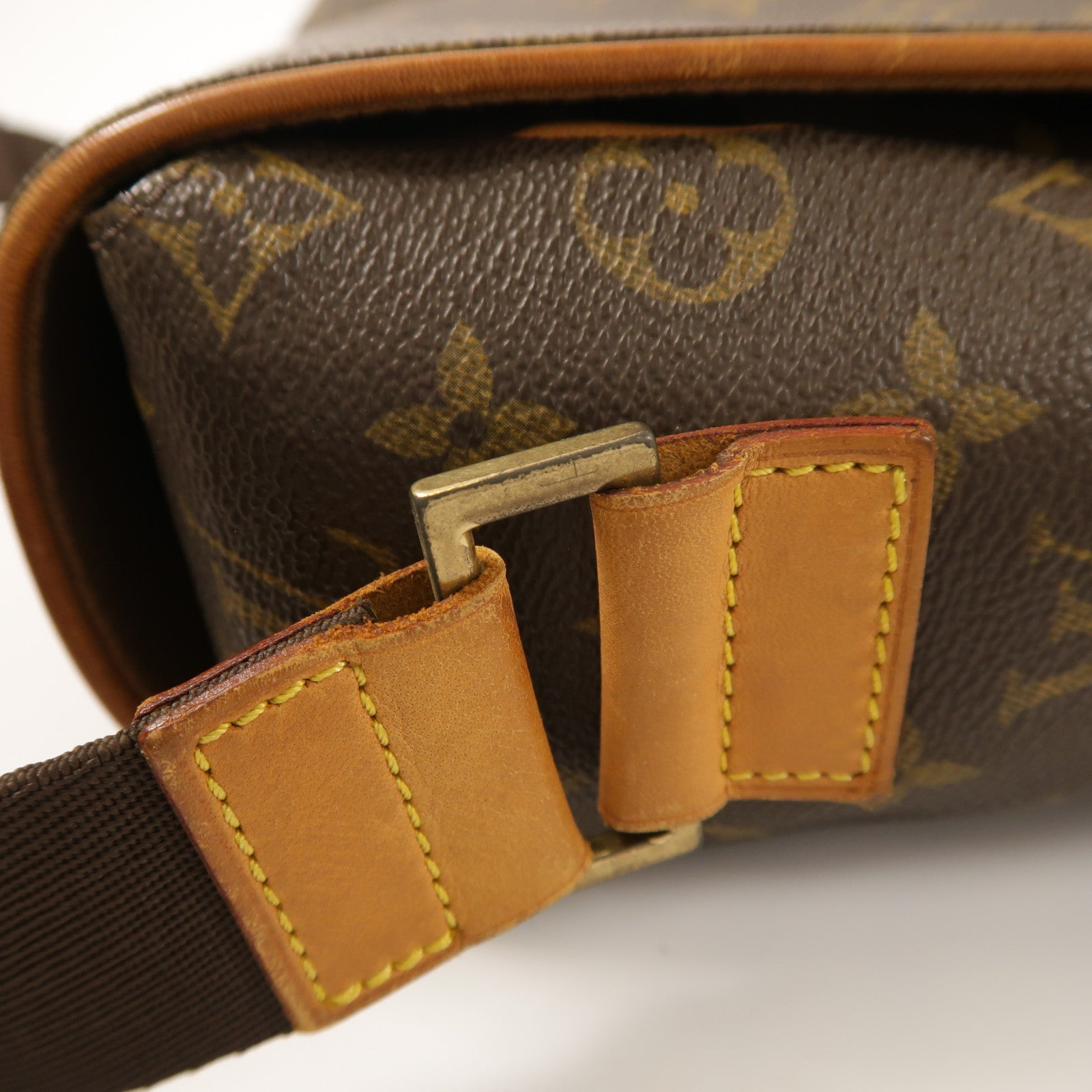 LOUIS VUITTON Monogram Abbesses金扣肩背袋棕色