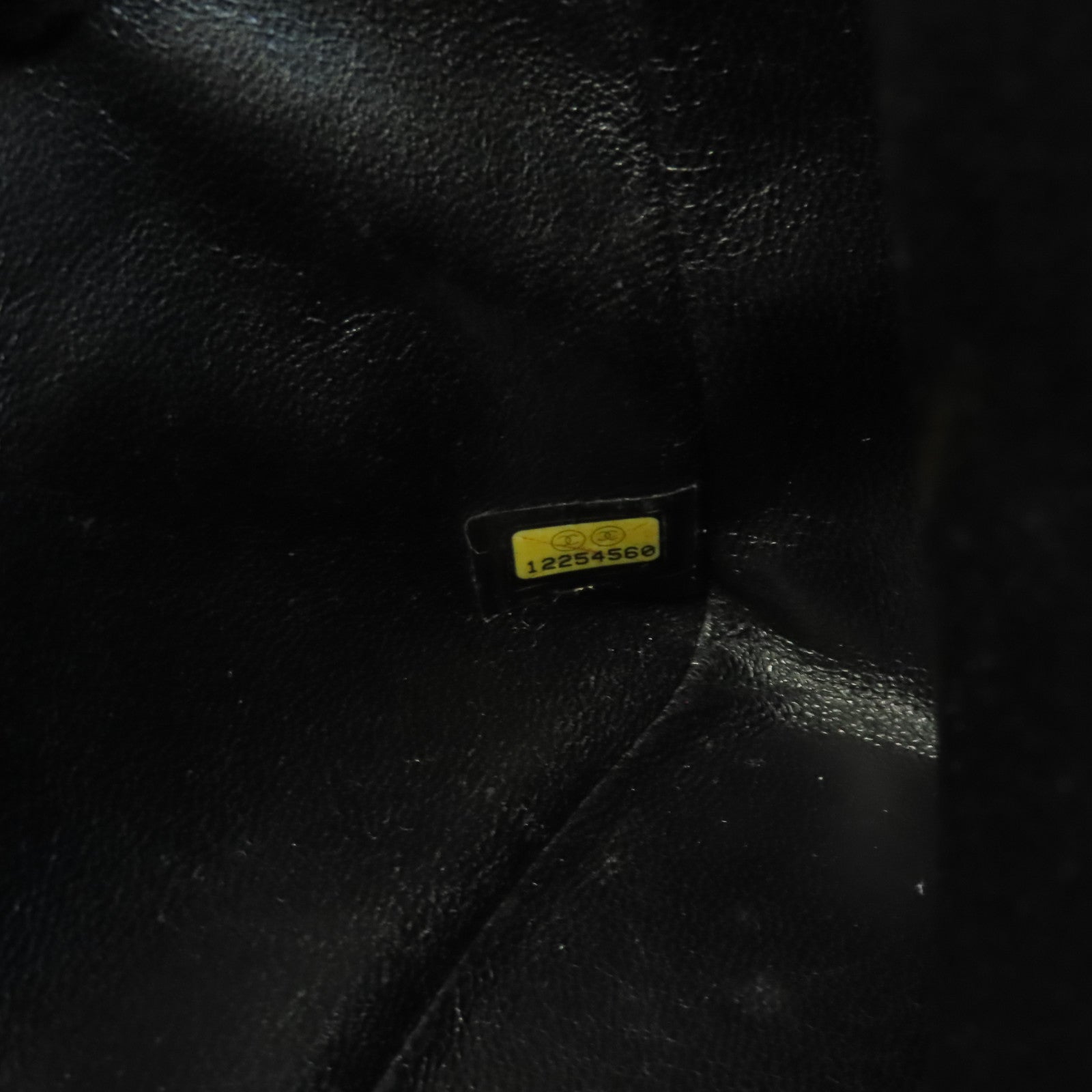 CHANEL Caviar皮革Classic Jumbo銀扣鏈帶肩背袋黑色