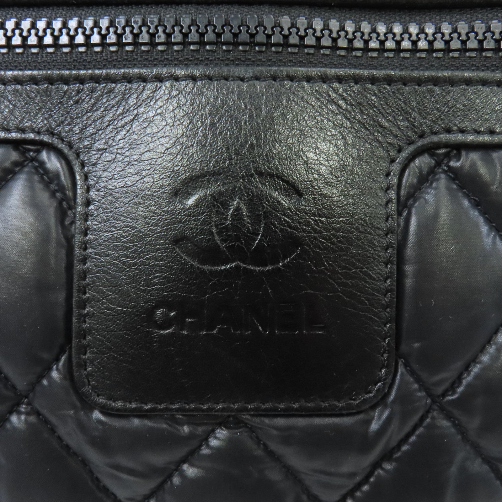 CHANEL 尼龍Coco Cocoon銀扣肩背袋黑色