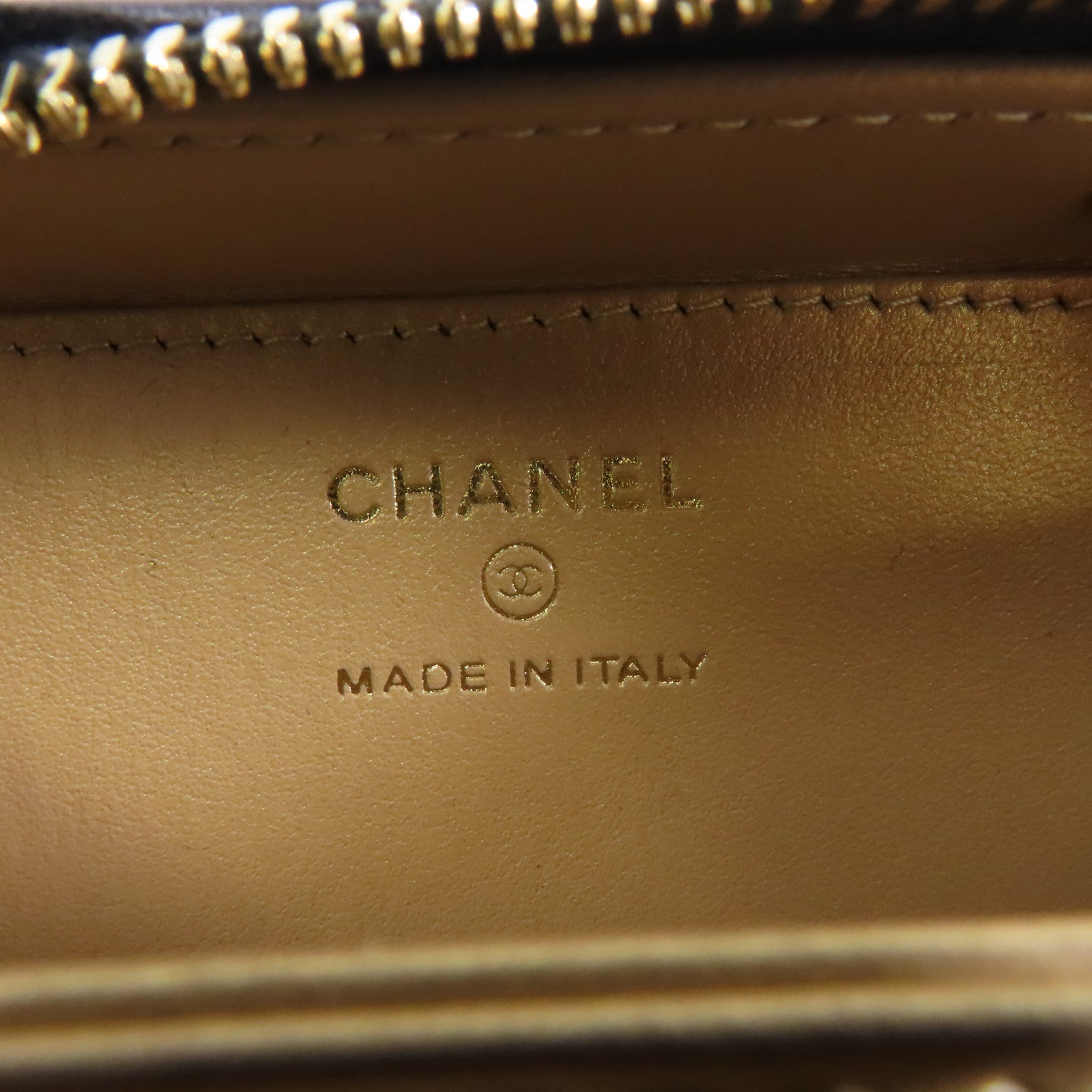 CHANEL 菱格羊皮皮革金Clutch With Chain金扣鏈帶肩背袋黑色/金色