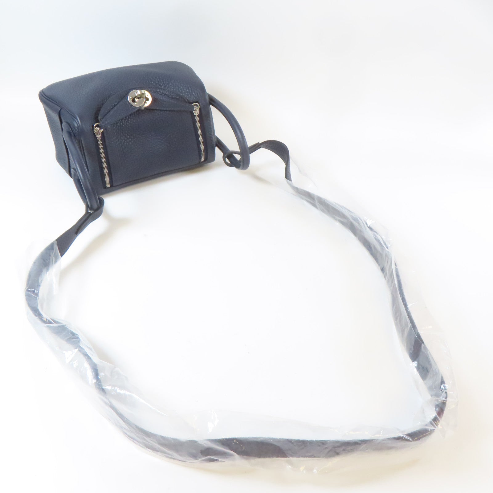 HERMES Clemence皮革Mini Lindy銀扣肩背袋深夜藍