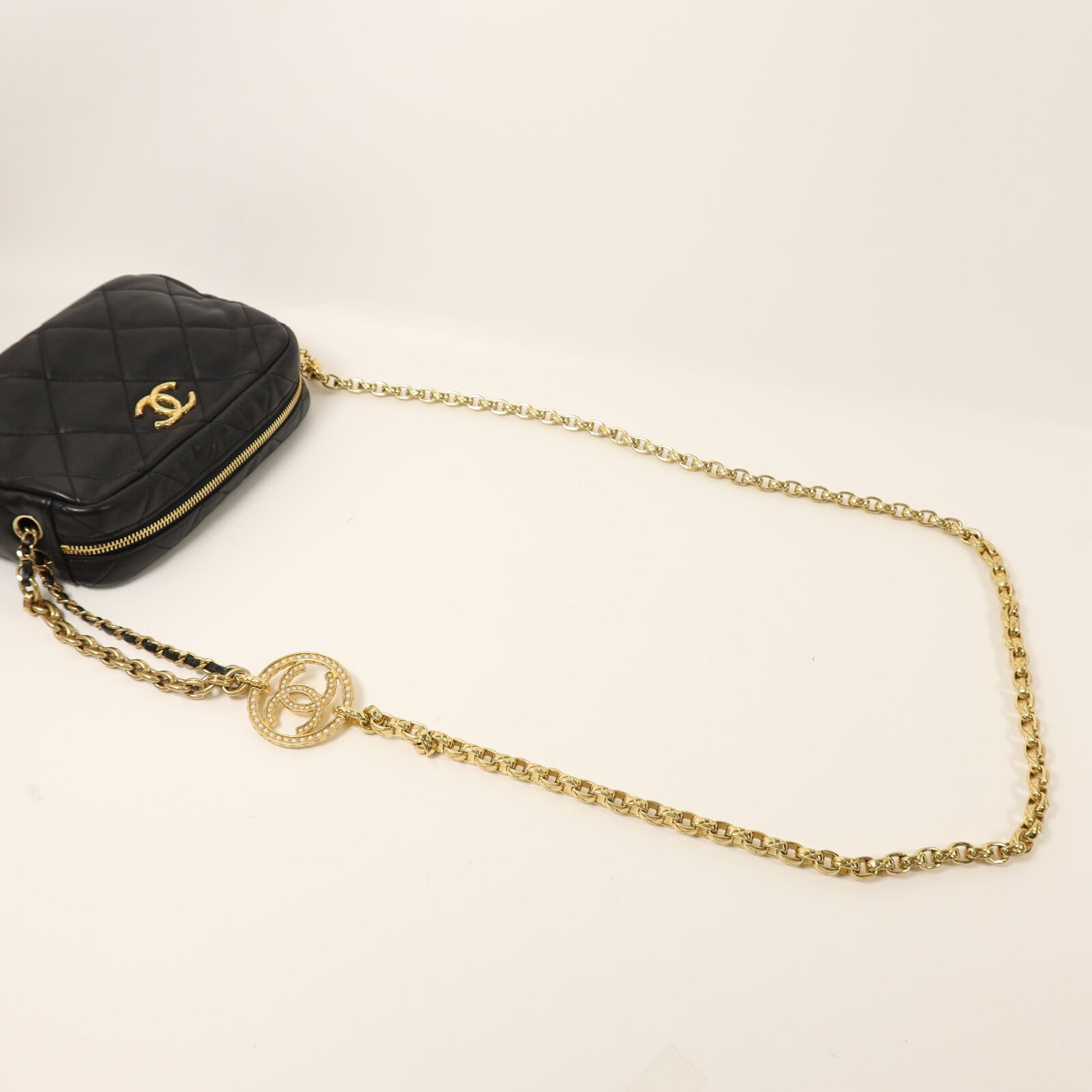 CHANEL 牛皮皮革Chain Shoulder鏈帶肩背袋