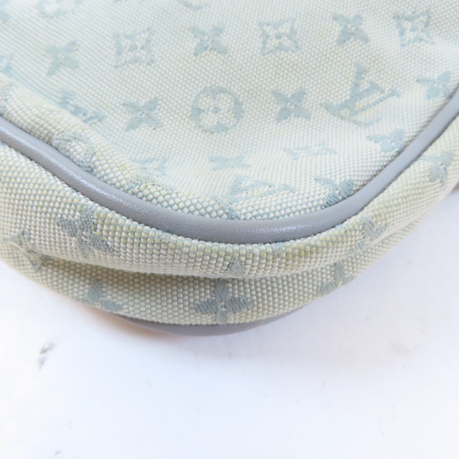 LOUIS VUITTON Monogram Mini Musette Comte De Fe銀扣肩背袋灰色/米白色