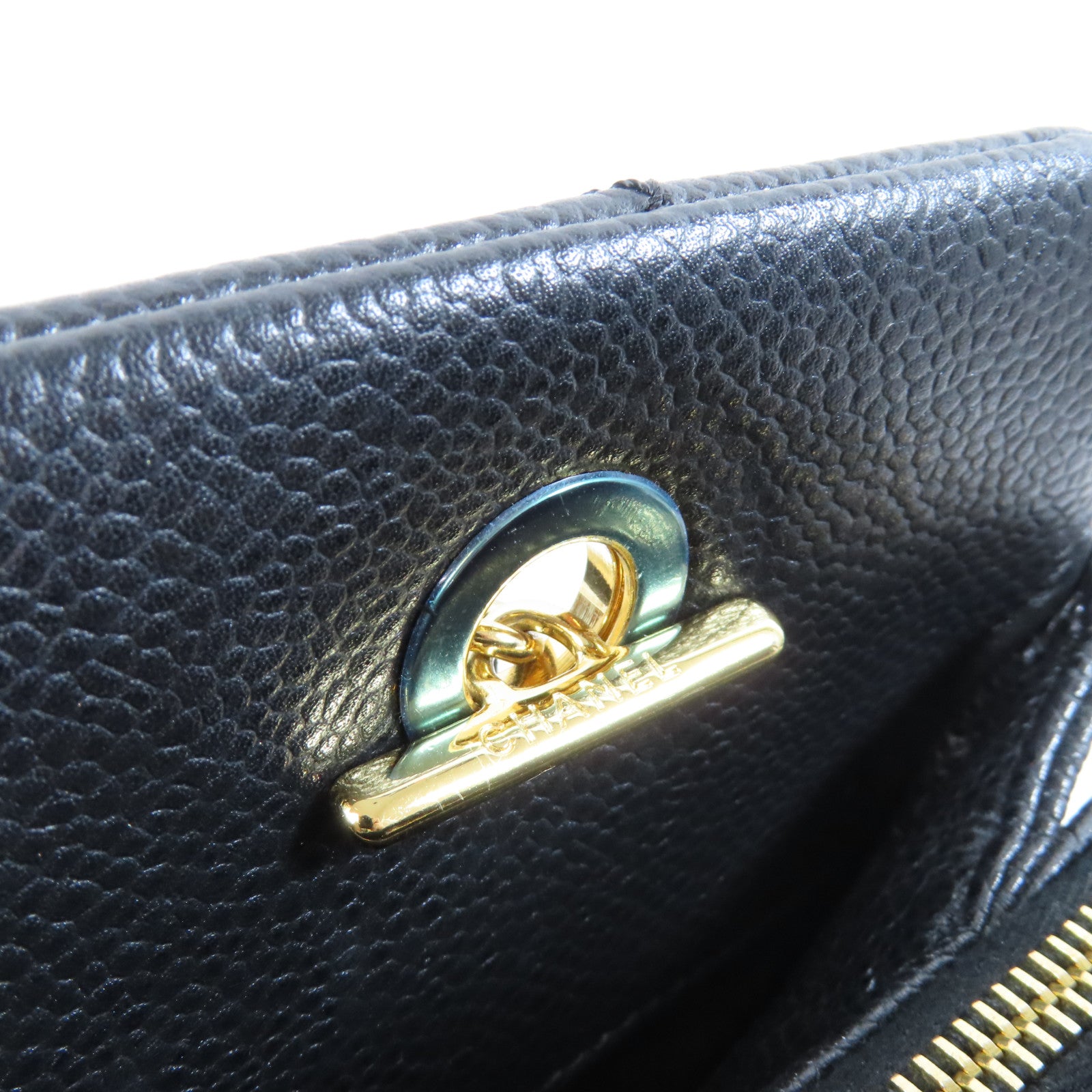 CHANEL 菱格Caviar皮革Chain Tote金扣鏈帶肩背袋黑色