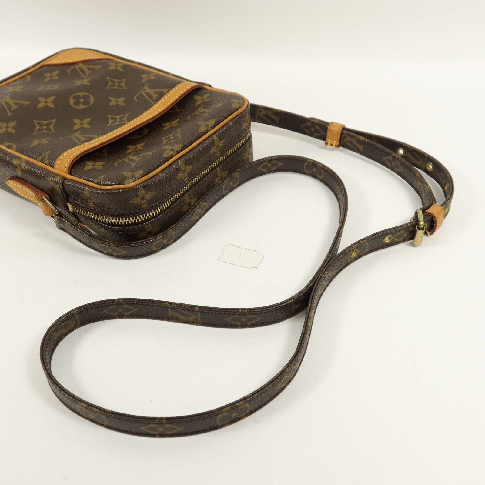 LOUIS VUITTON Monogram Danube肩背袋