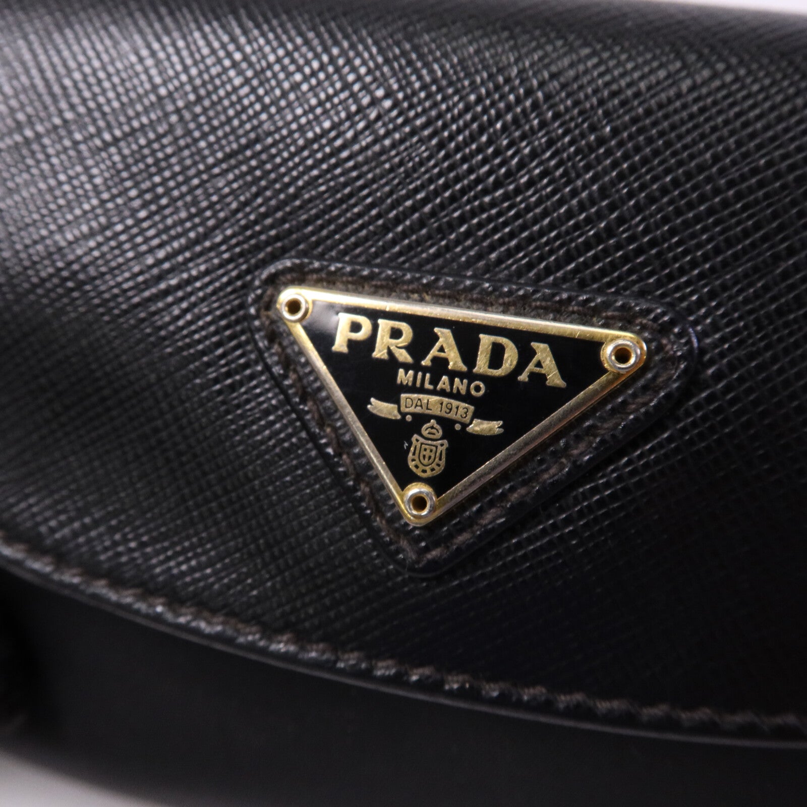 PRADA 尼龍Shoulder Bag金扣鏈帶肩背袋