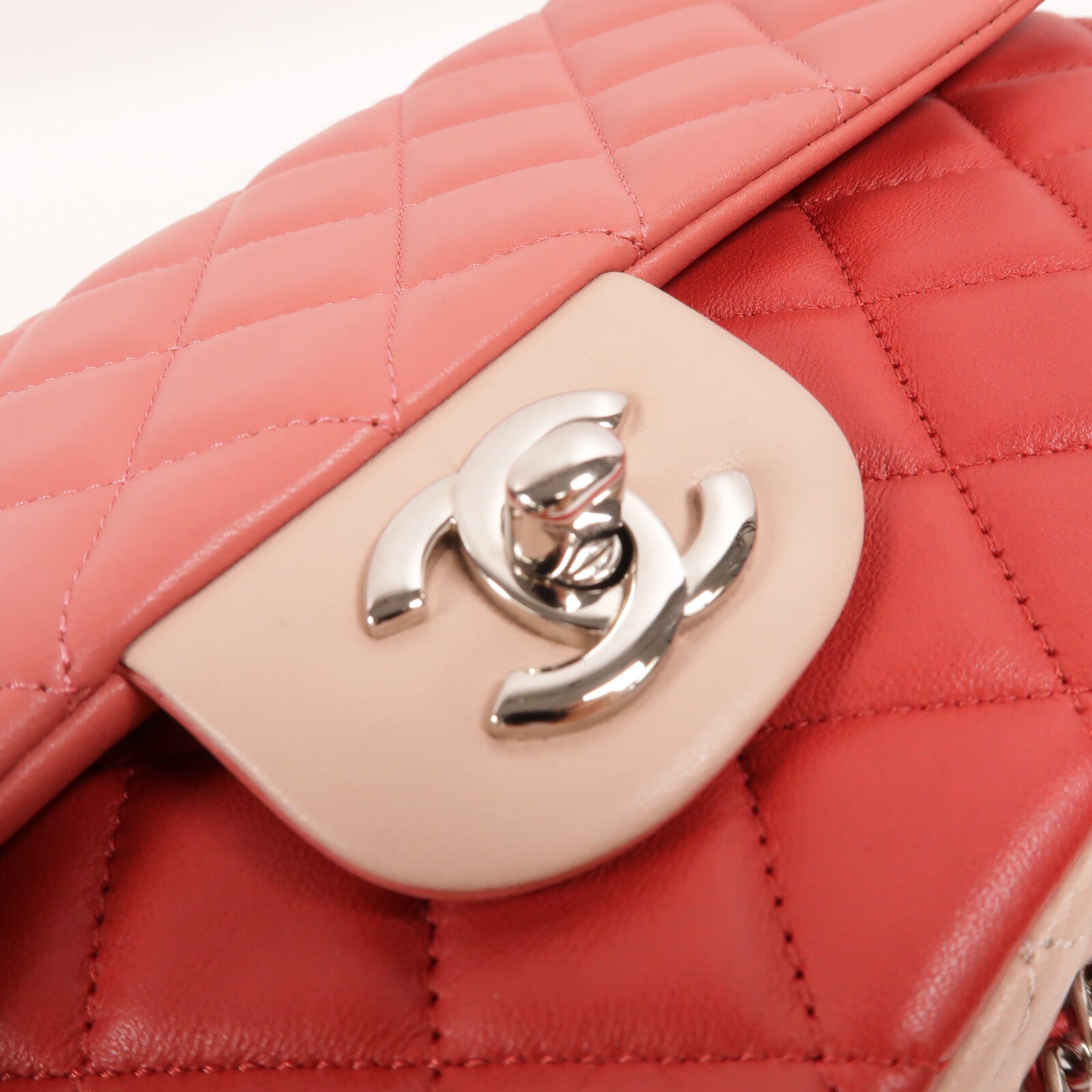 CHANEL 羊皮皮革Valentine Edition Tricolor Classic 25鏈帶肩背袋