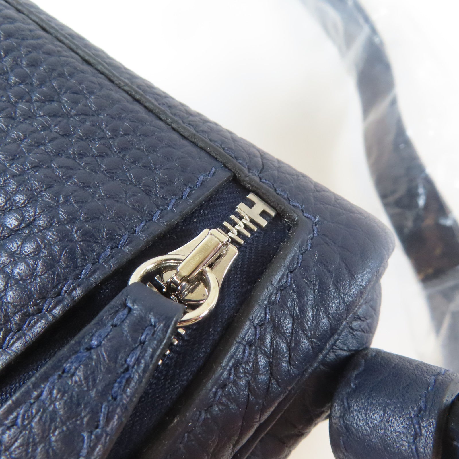 HERMES Clemence皮革Mini Lindy銀扣肩背袋深夜藍