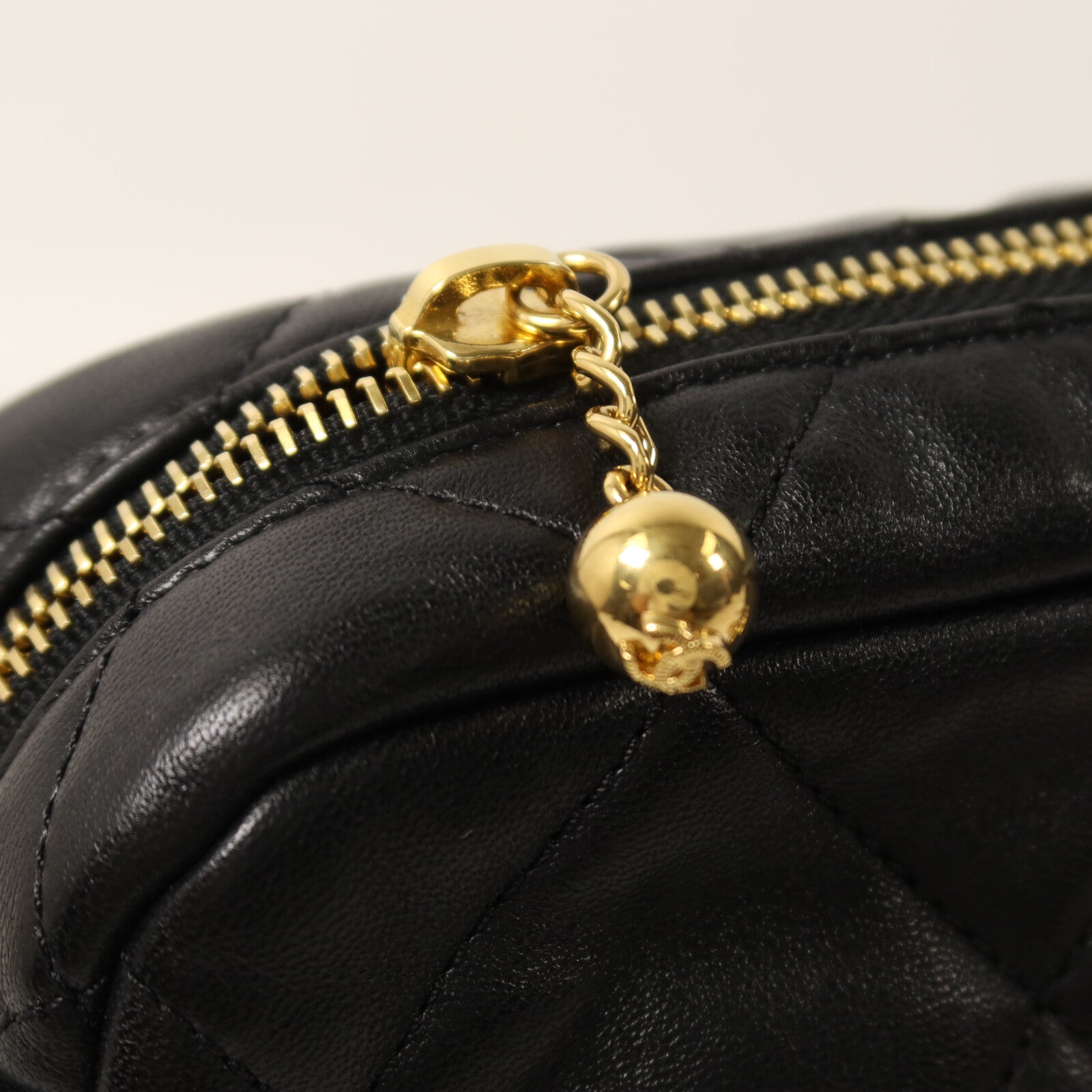 CHANEL 牛皮皮革Chain Shoulder鏈帶肩背袋