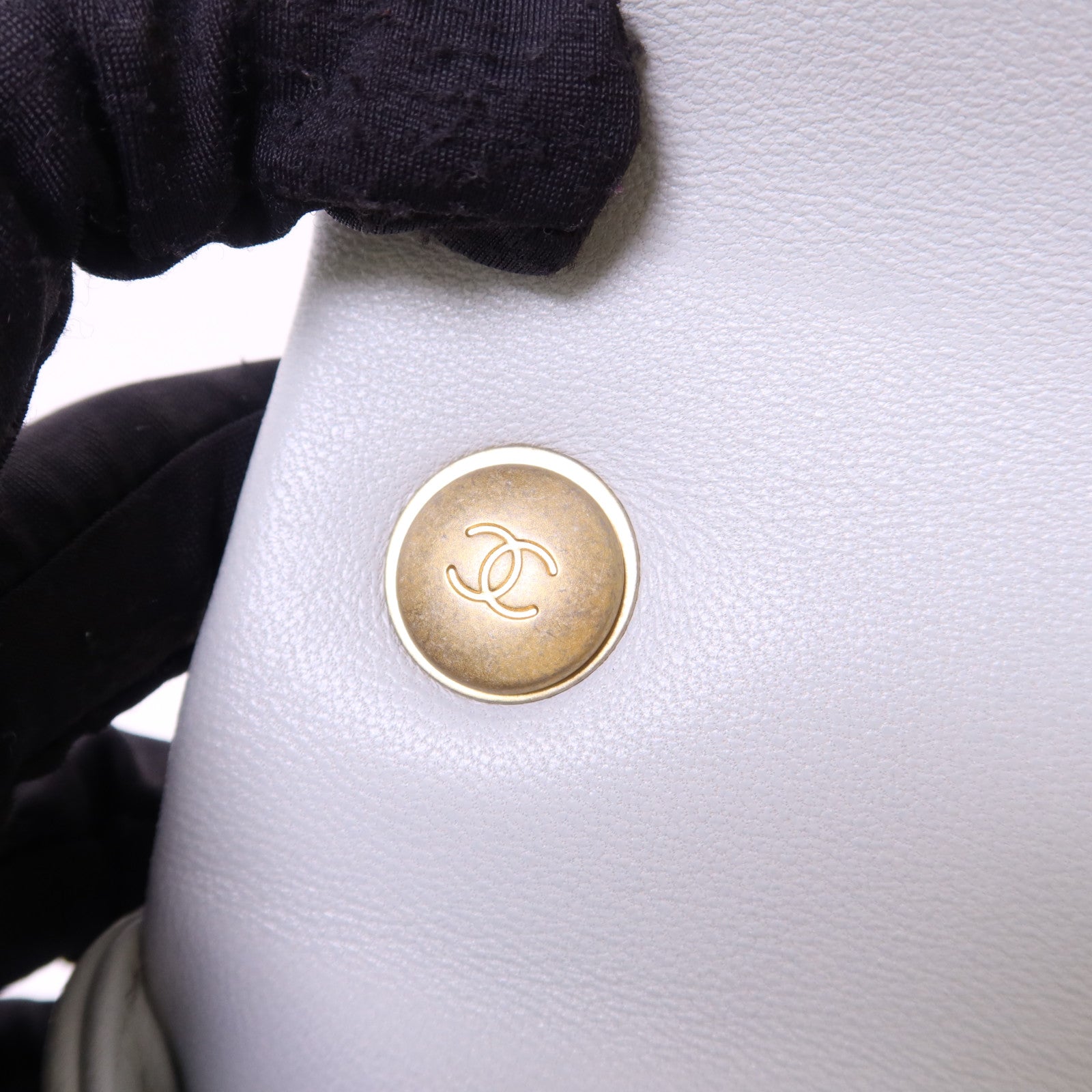 CHANEL 羊皮皮革Classic Camellia金扣鏈帶肩背袋