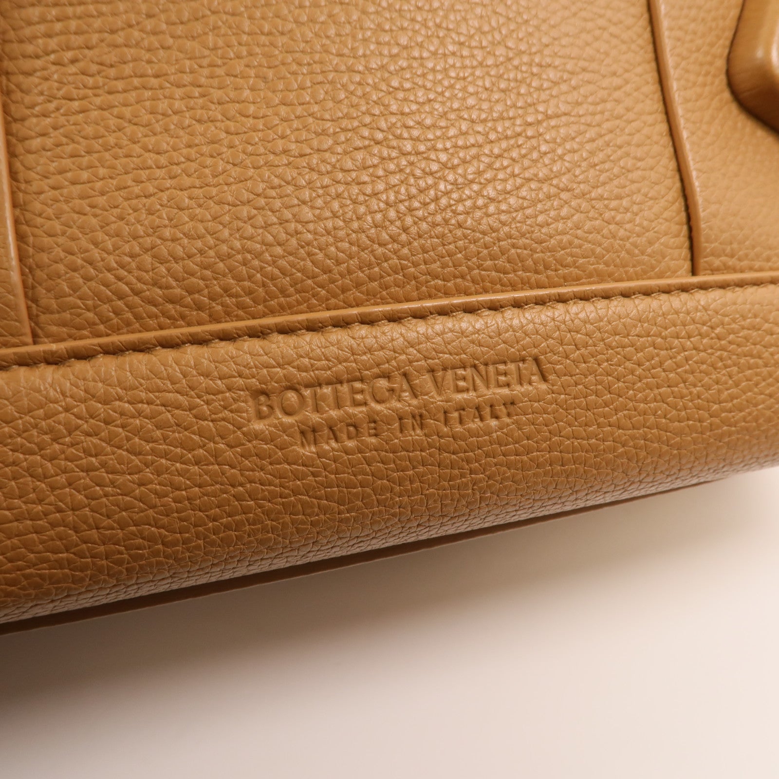 BOTTEGA VENETA 牛皮皮革Arco Tote Bag金扣手挽袋