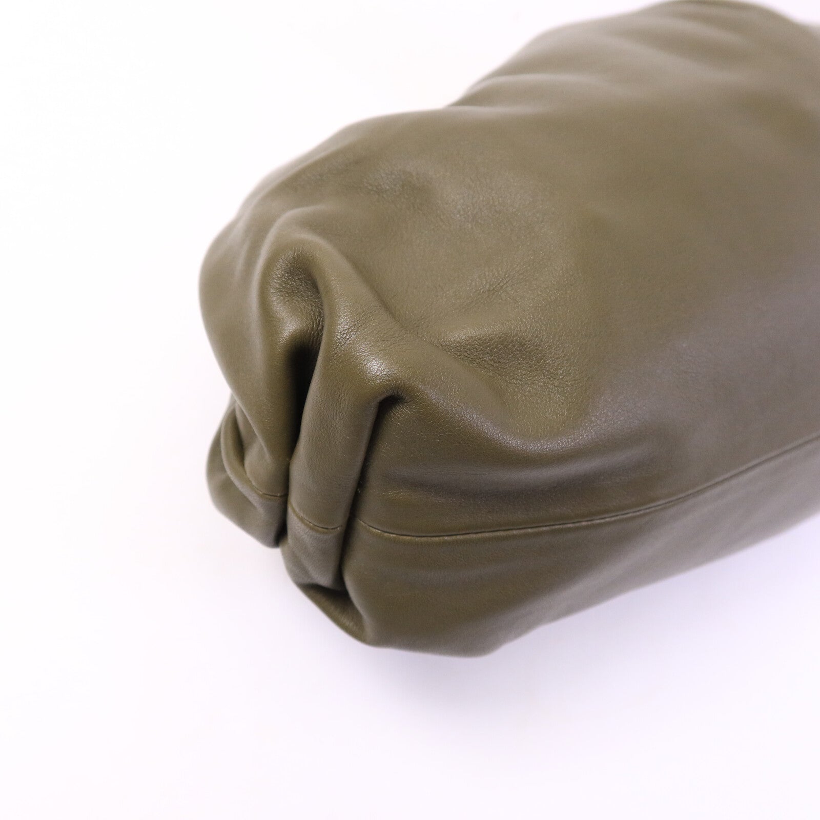 BOTTEGA VENETA 牛皮皮革Pouch Clutch金扣手拿包